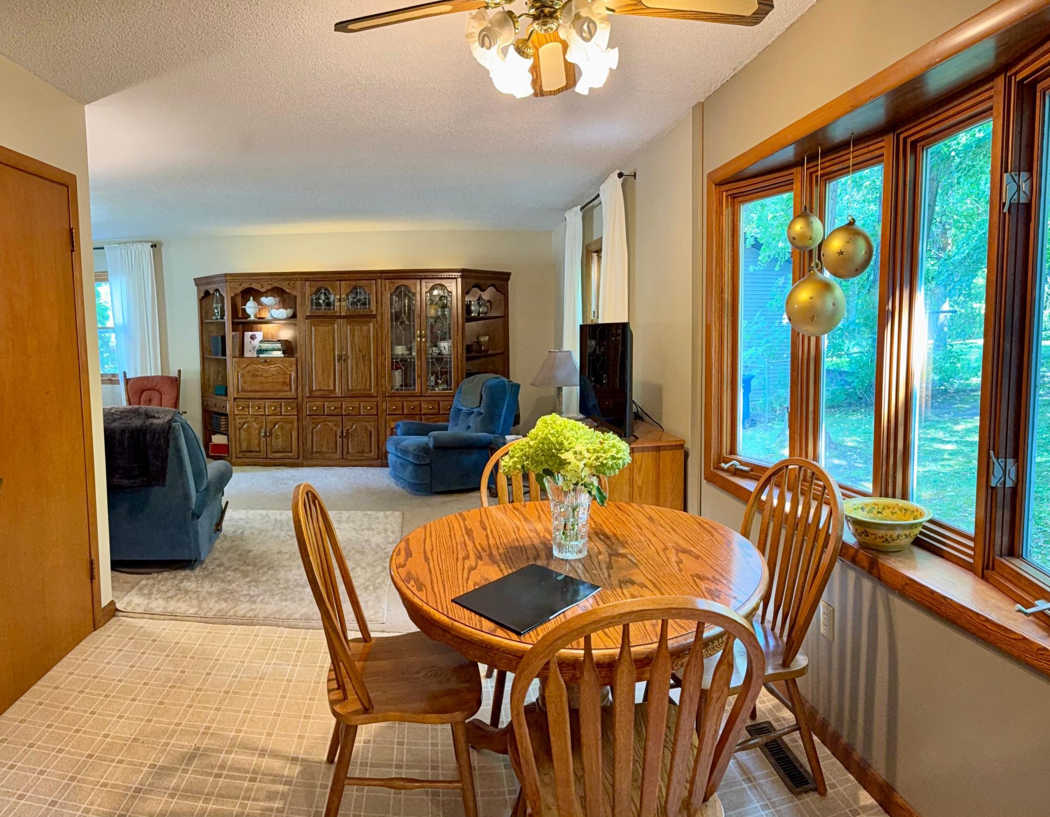 1960 single family home for sale at 1583 E Shore Drive in Detroit Lakes, MN — 4 bed, 2 bath (photo 17 of 41)