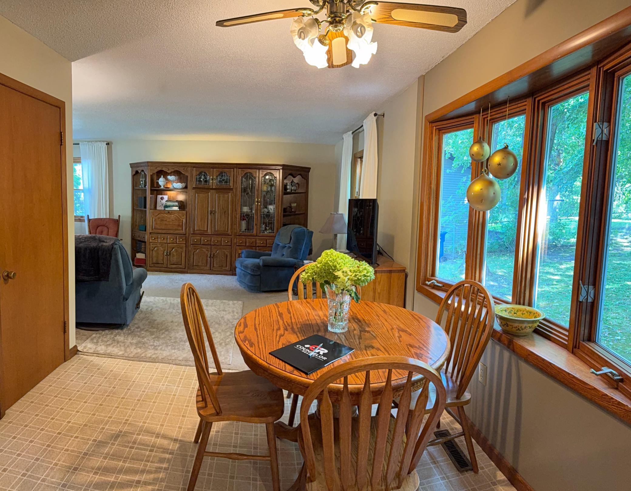 1960 single family home for sale at 1583 E Shore Drive in Detroit Lakes, MN — 4 bed, 2 bath (photo 18 of 41)
