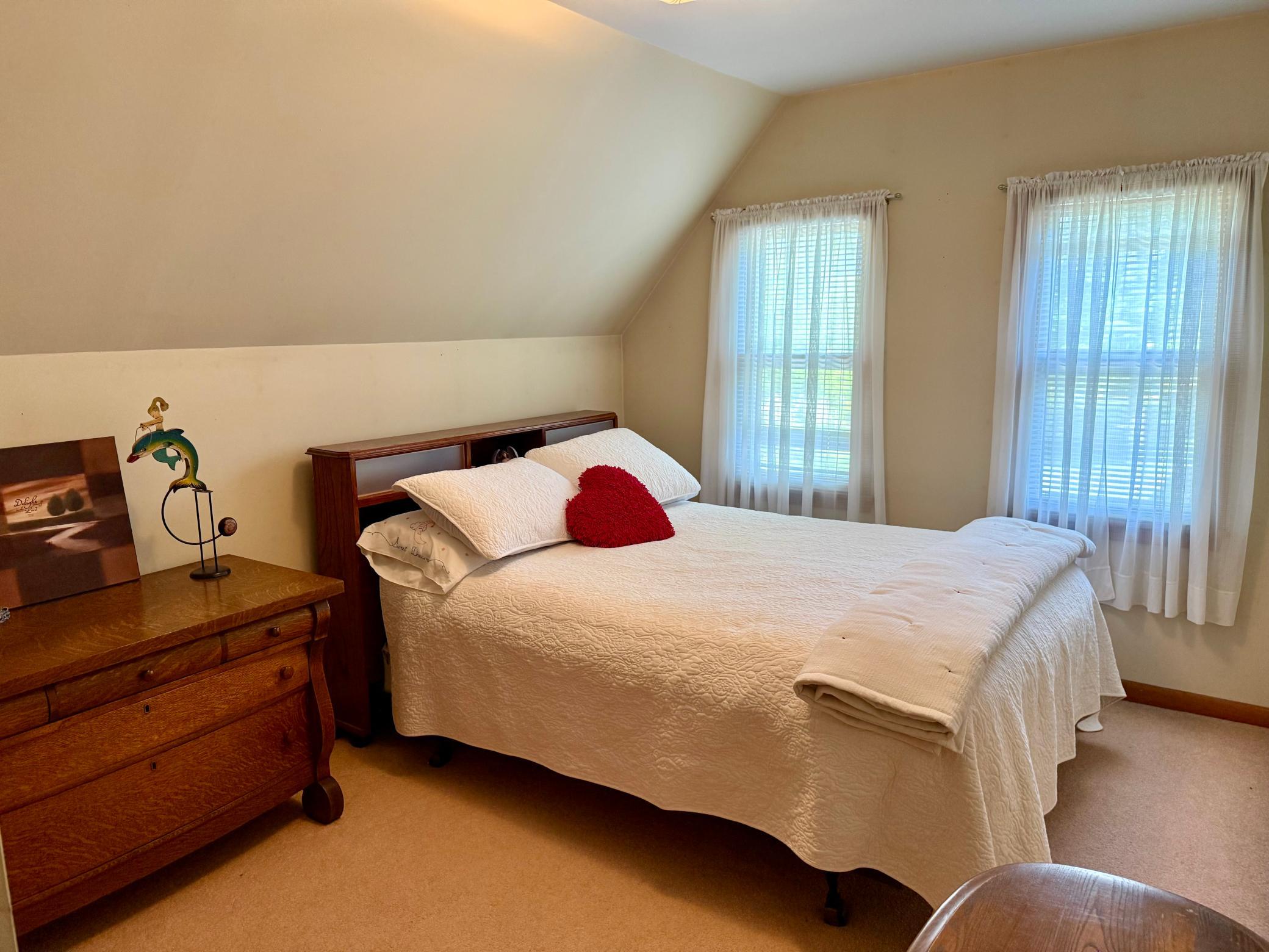 1960 single family home for sale at 1583 E Shore Drive in Detroit Lakes, MN — 4 bed, 2 bath (photo 26 of 41)