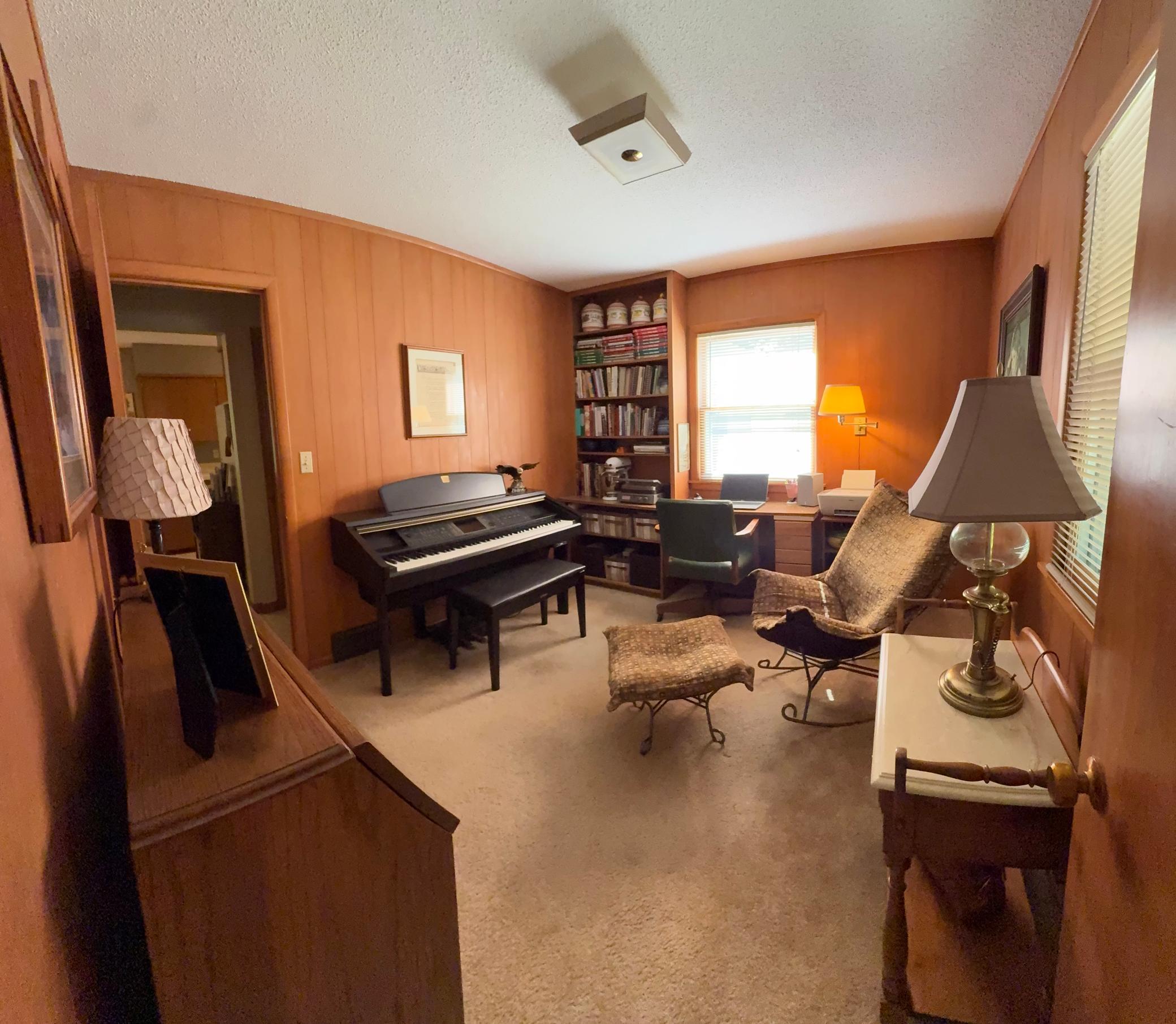 1960 single family home for sale at 1583 E Shore Drive in Detroit Lakes, MN — 4 bed, 2 bath (photo 28 of 41)