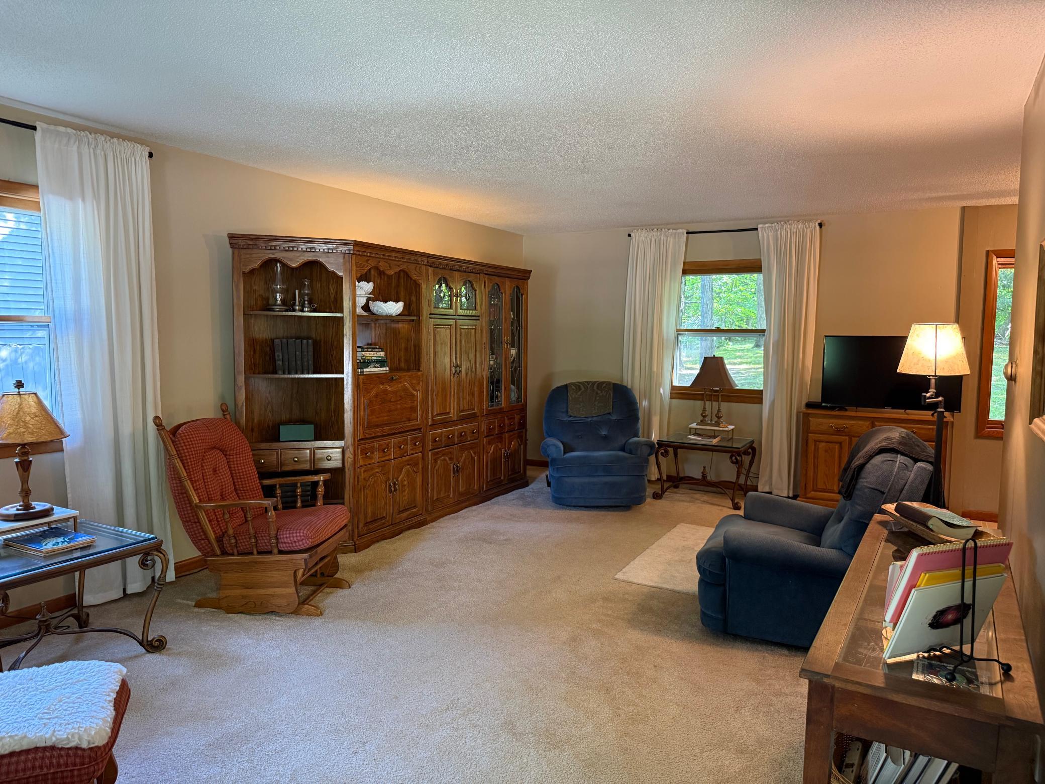 1960 single family home for sale at 1583 E Shore Drive in Detroit Lakes, MN — 4 bed, 2 bath (photo 10 of 41)