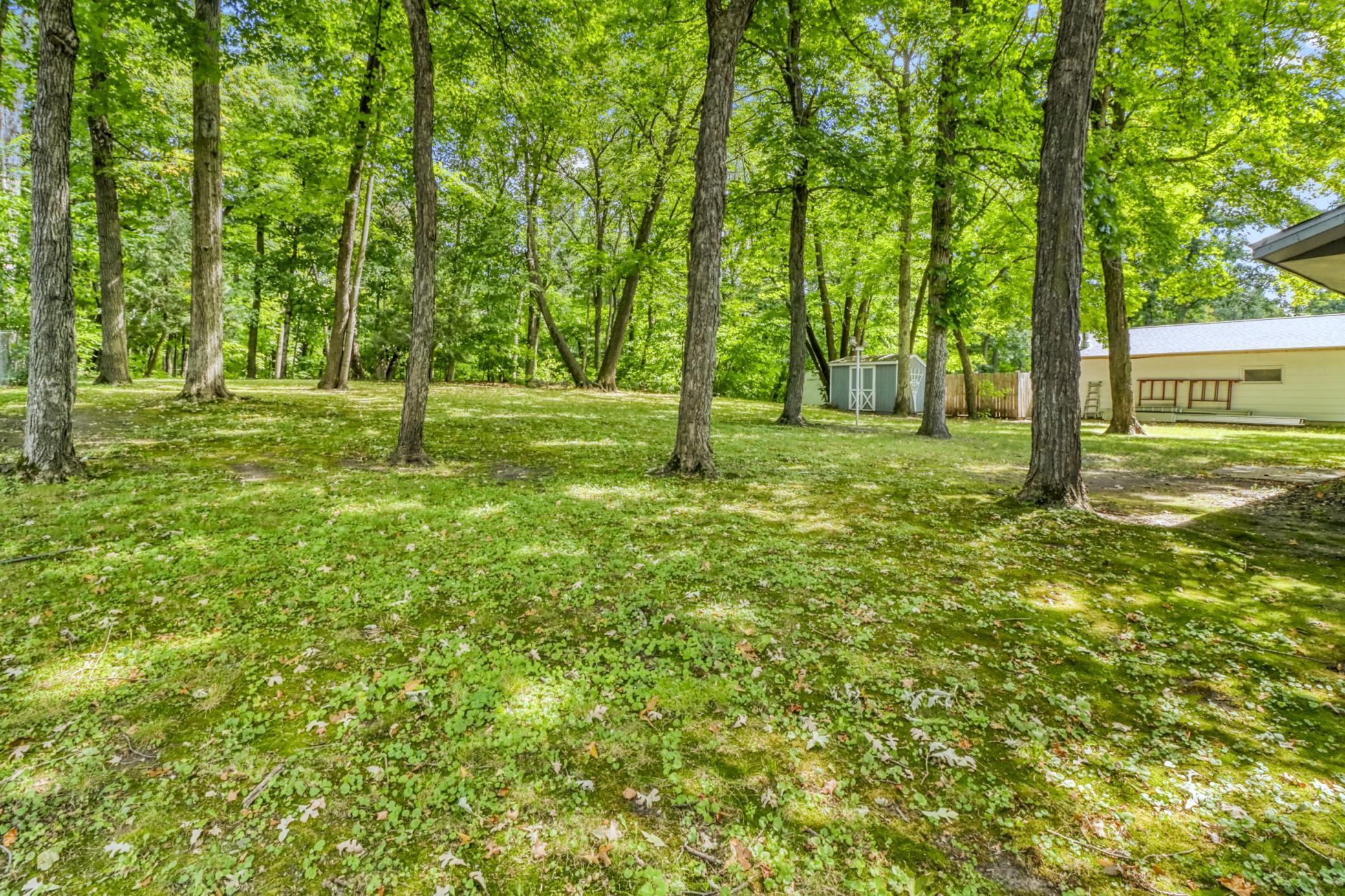 1960 single family home for sale at 1583 E Shore Drive in Detroit Lakes, MN — 4 bed, 2 bath (photo 16 of 68)