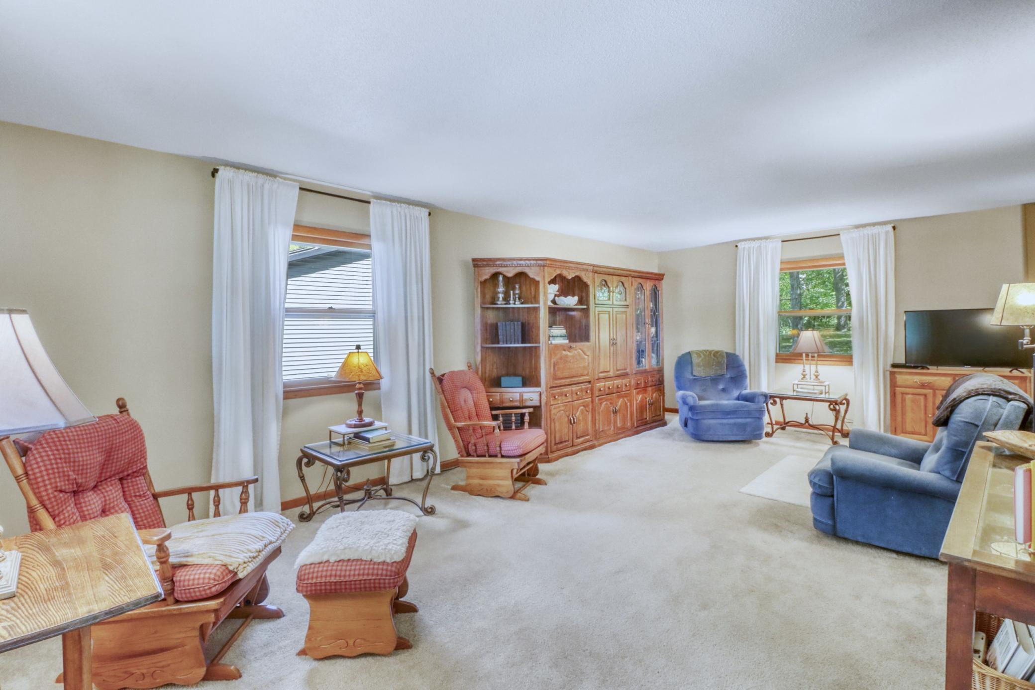 1960 single family home for sale at 1583 E Shore Drive in Detroit Lakes, MN — 4 bed, 2 bath (photo 34 of 68)