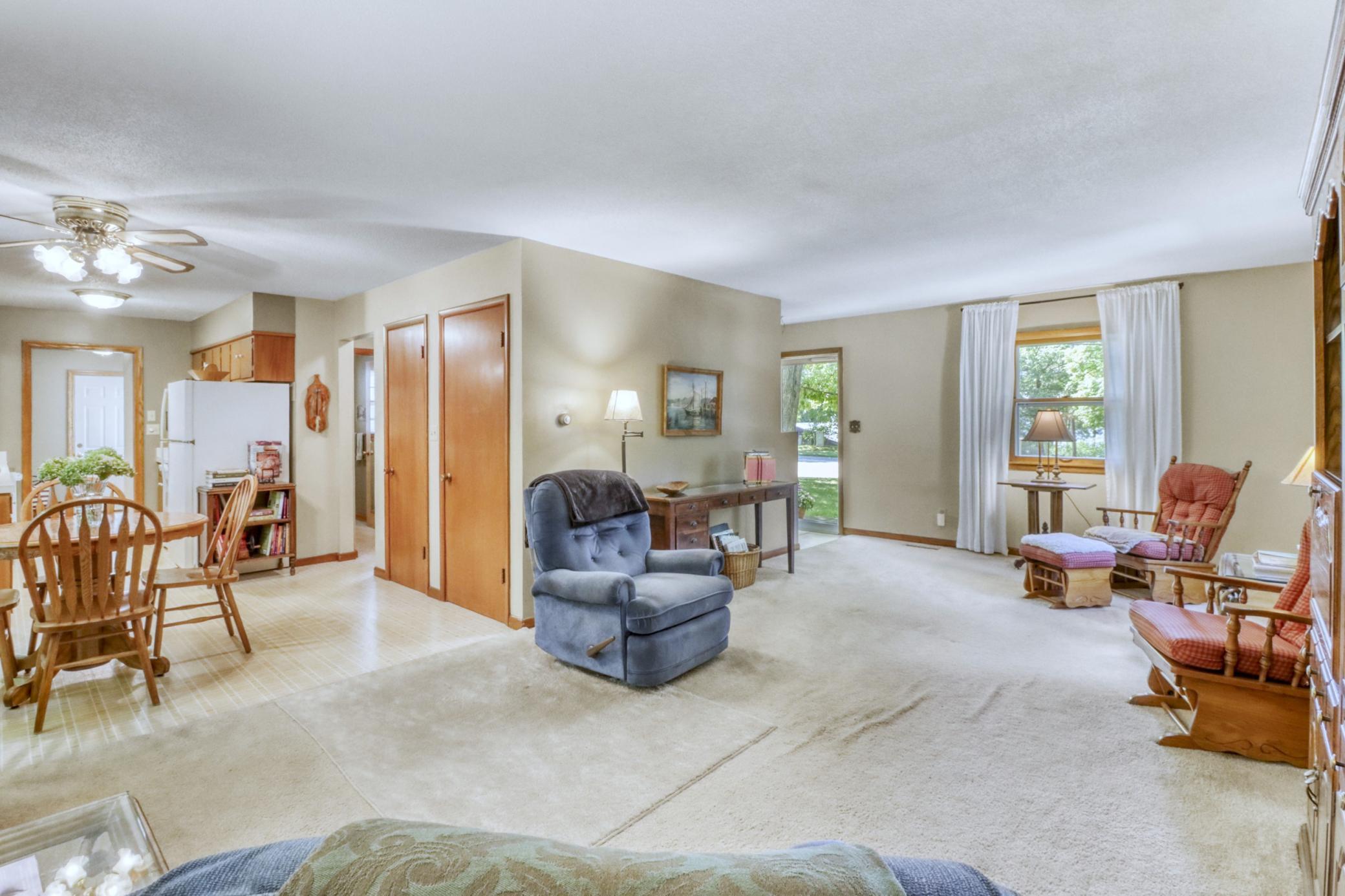 1960 single family home for sale at 1583 E Shore Drive in Detroit Lakes, MN — 4 bed, 2 bath (photo 36 of 68)