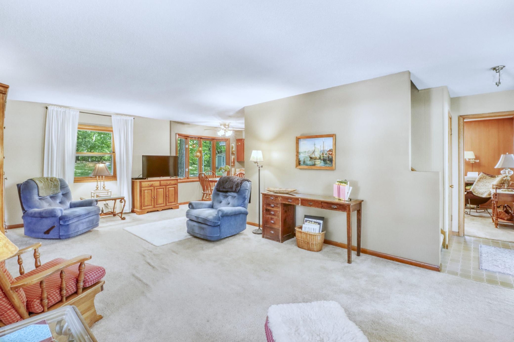 1960 single family home for sale at 1583 E Shore Drive in Detroit Lakes, MN — 4 bed, 2 bath (photo 38 of 68)