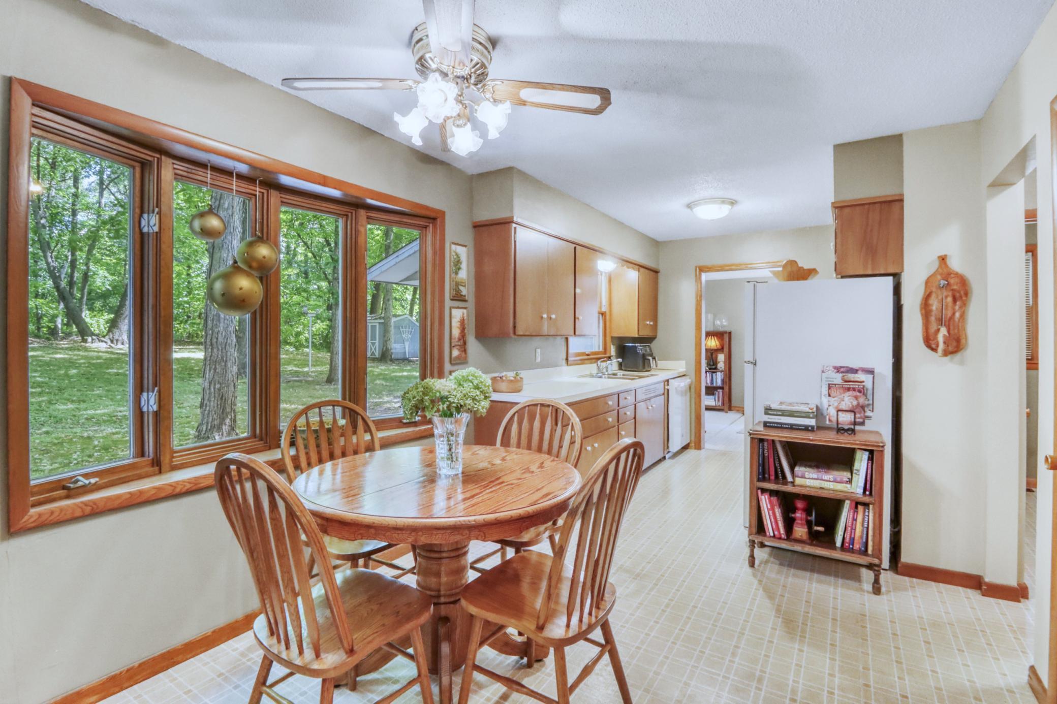 1960 single family home for sale at 1583 E Shore Drive in Detroit Lakes, MN — 4 bed, 2 bath (photo 39 of 68)