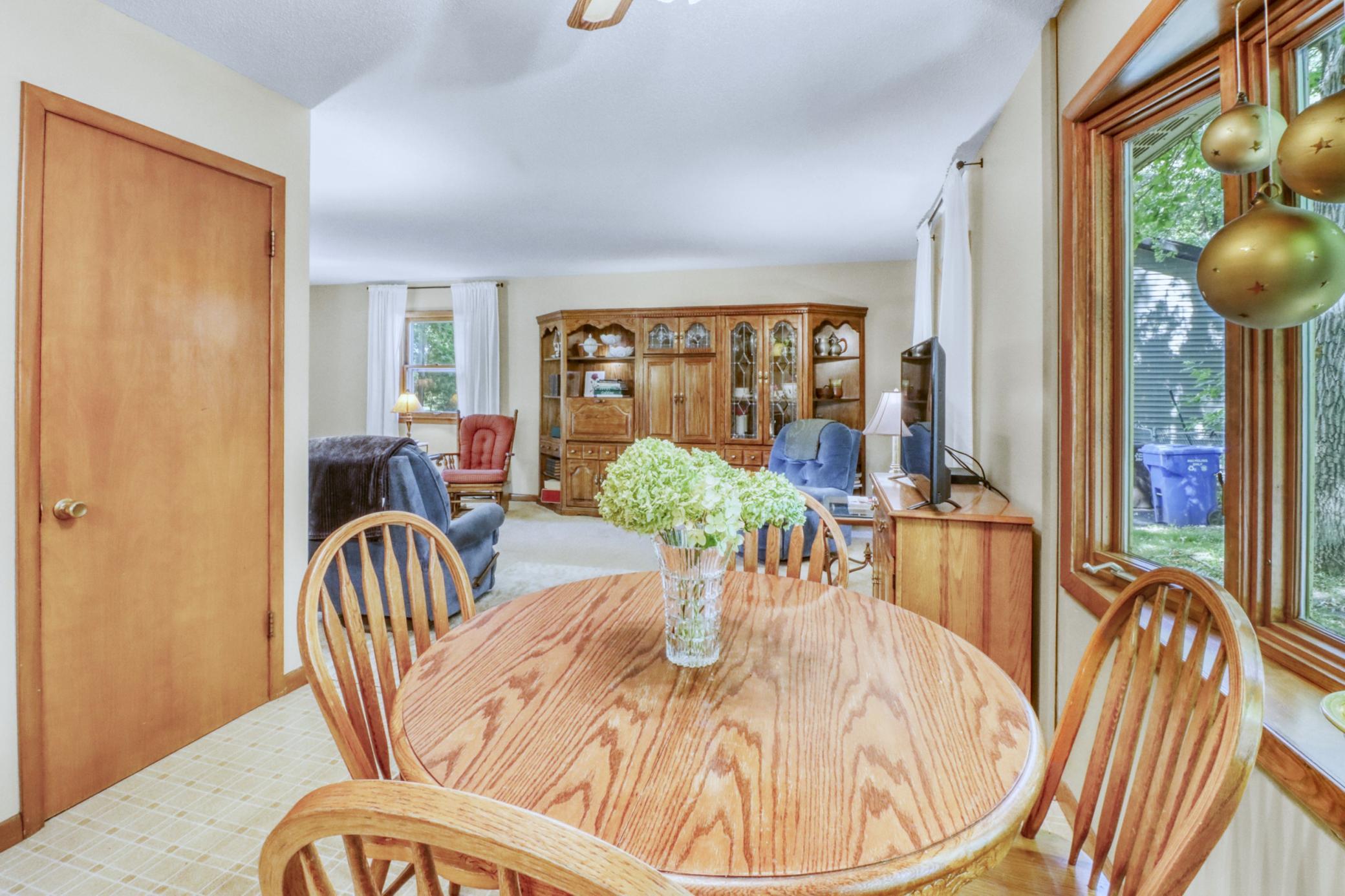 1960 single family home for sale at 1583 E Shore Drive in Detroit Lakes, MN — 4 bed, 2 bath (photo 41 of 68)