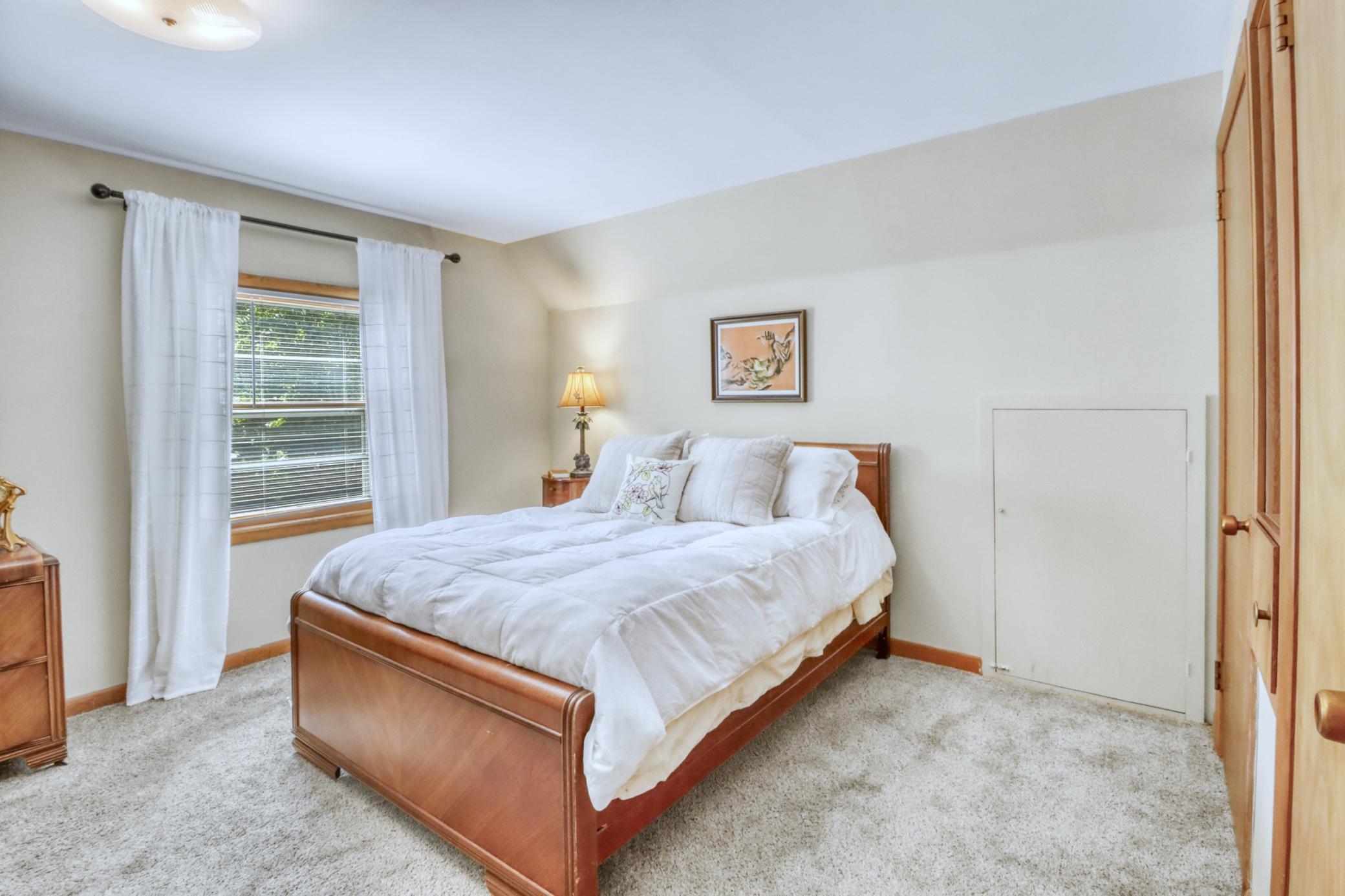 1960 single family home for sale at 1583 E Shore Drive in Detroit Lakes, MN — 4 bed, 2 bath (photo 50 of 68)