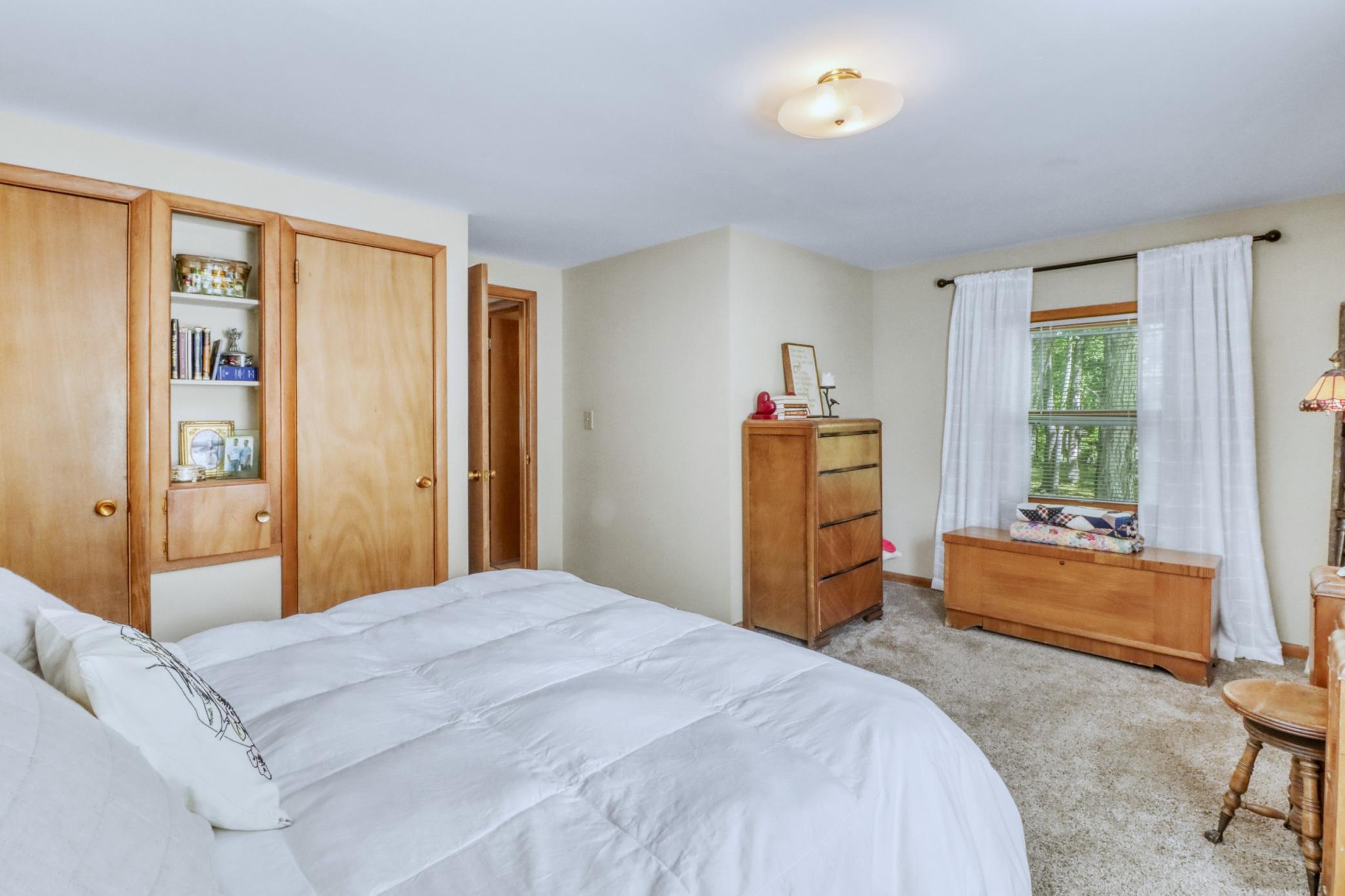 1960 single family home for sale at 1583 E Shore Drive in Detroit Lakes, MN — 4 bed, 2 bath (photo 53 of 68)