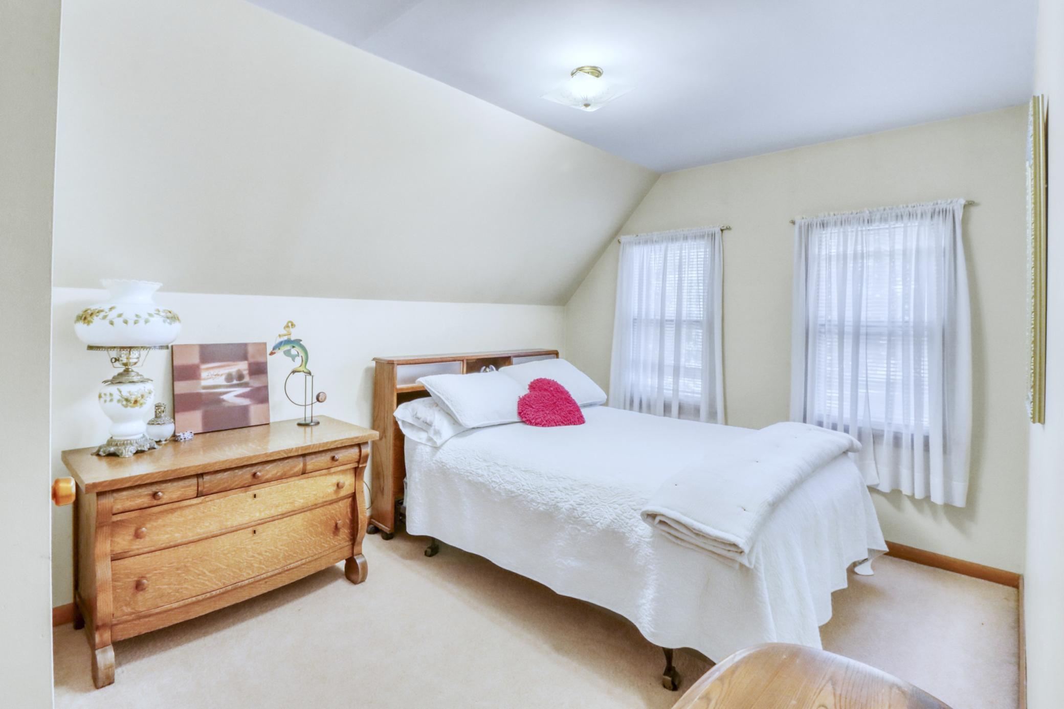 1960 single family home for sale at 1583 E Shore Drive in Detroit Lakes, MN — 4 bed, 2 bath (photo 56 of 68)