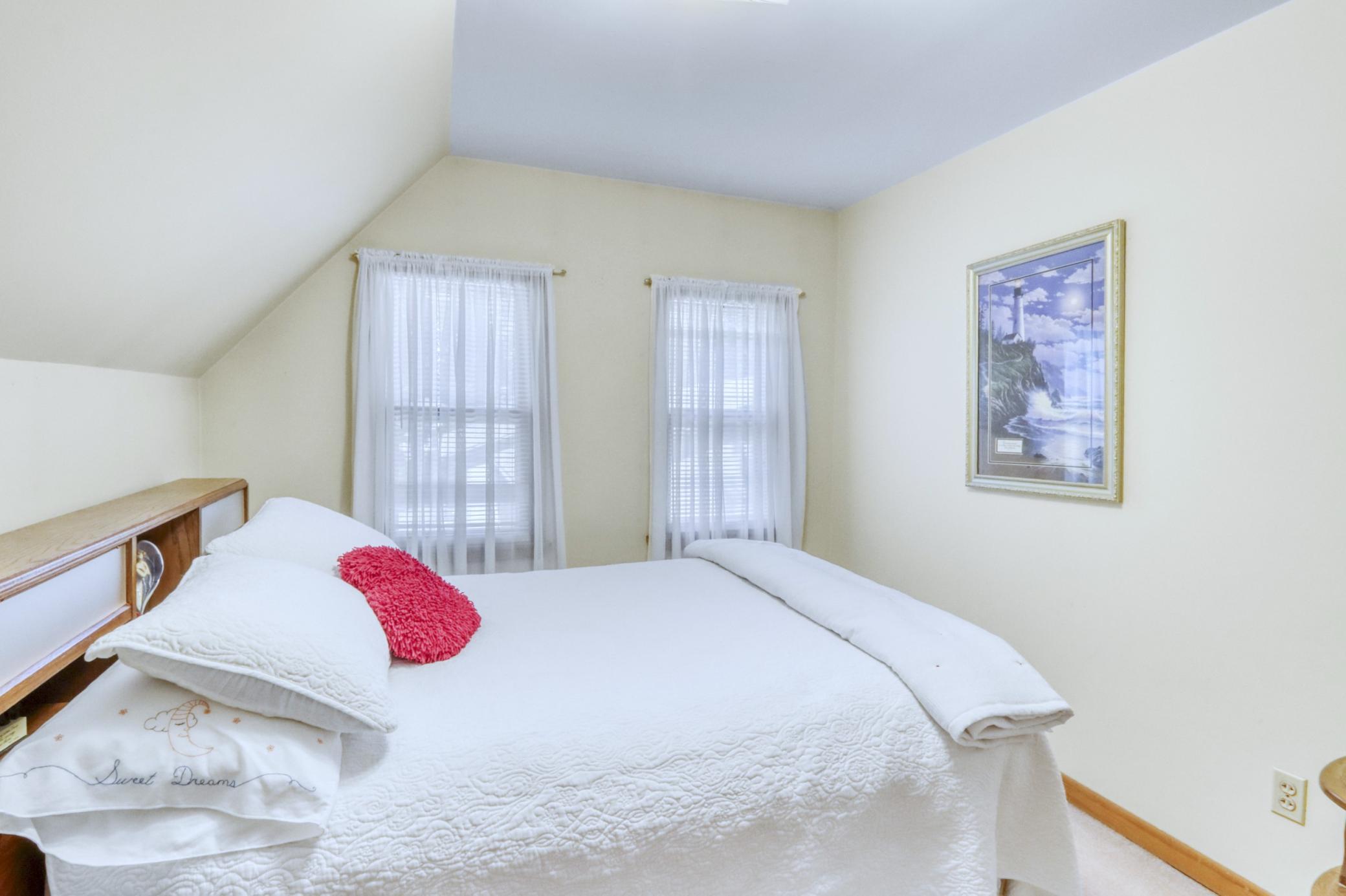 1960 single family home for sale at 1583 E Shore Drive in Detroit Lakes, MN — 4 bed, 2 bath (photo 57 of 68)