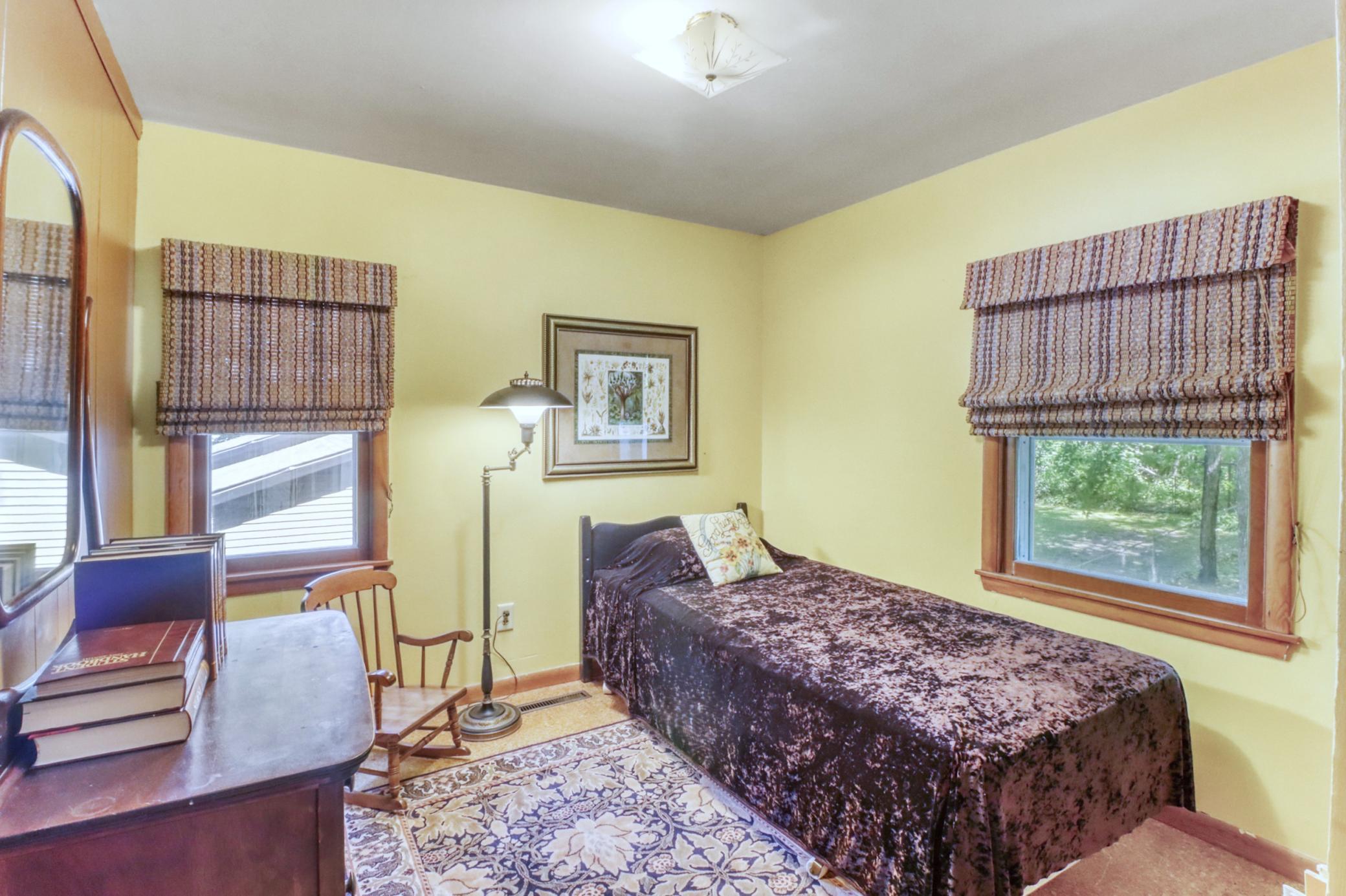 1960 single family home for sale at 1583 E Shore Drive in Detroit Lakes, MN — 4 bed, 2 bath (photo 59 of 68)