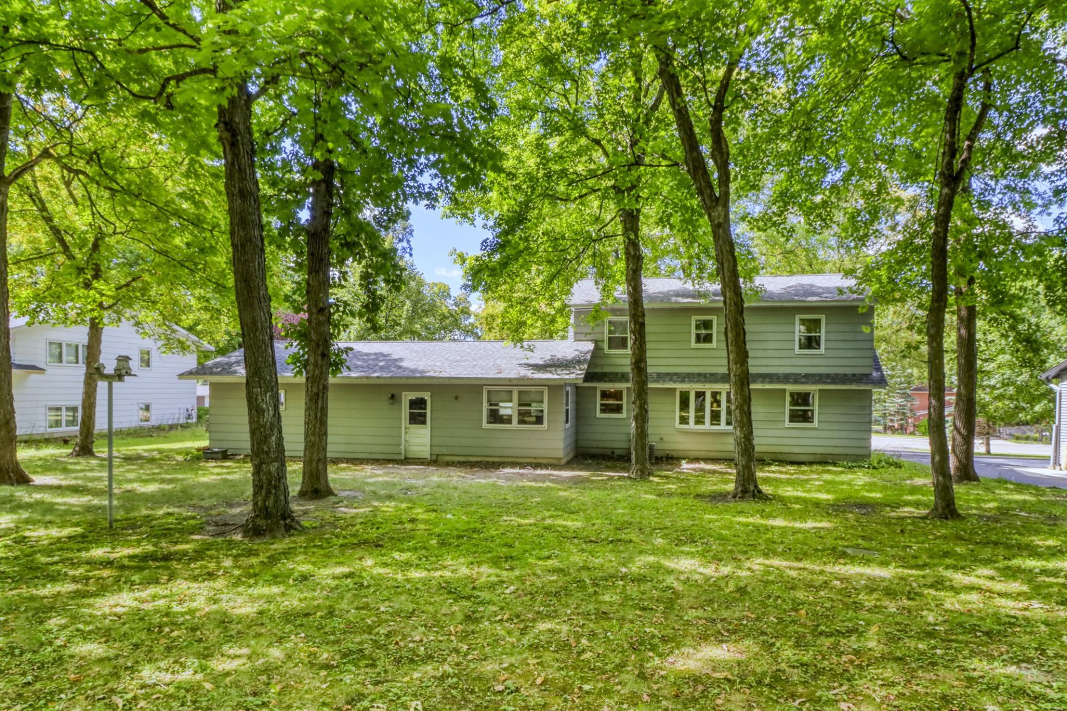 1960 single family home for sale at 1583 E Shore Drive in Detroit Lakes, MN — 4 bed, 2 bath (photo 8 of 68)