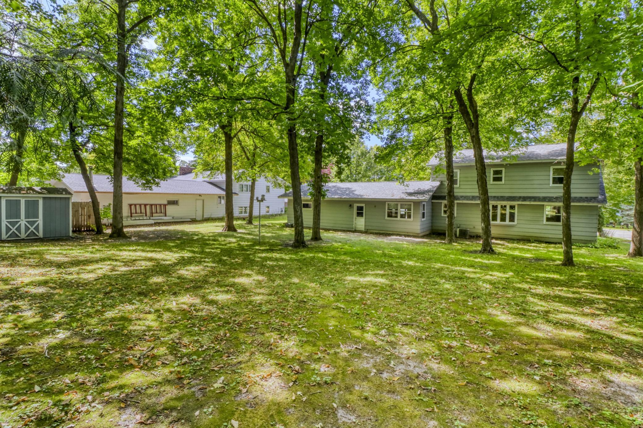 1960 single family home for sale at 1583 E Shore Drive in Detroit Lakes, MN — 4 bed, 2 bath (photo 9 of 68)