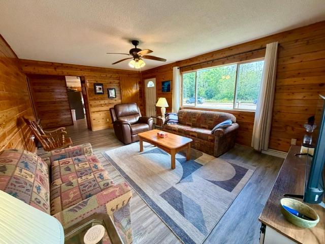1969 single family home for sale at 915 NE 7th Avenue in Grand Rapids, MN — 4 bed, 2 bath (photo 11 of 32)