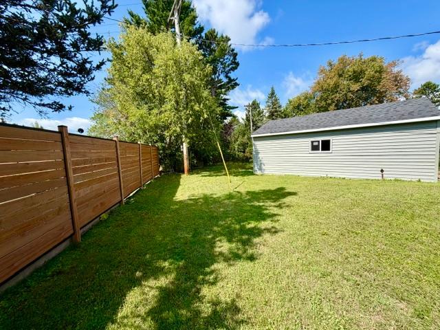 1969 single family home for sale at 915 NE 7th Avenue in Grand Rapids, MN — 4 bed, 2 bath (photo 3 of 32)