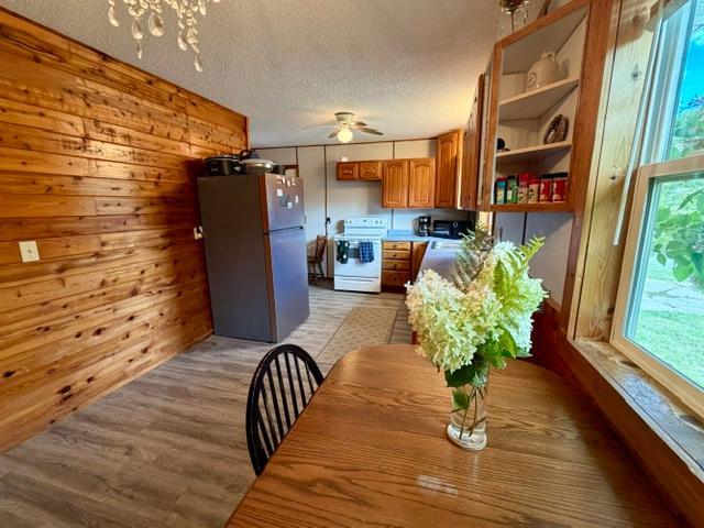 1969 single family home for sale at 915 NE 7th Avenue in Grand Rapids, MN — 4 bed, 2 bath (photo 8 of 32)