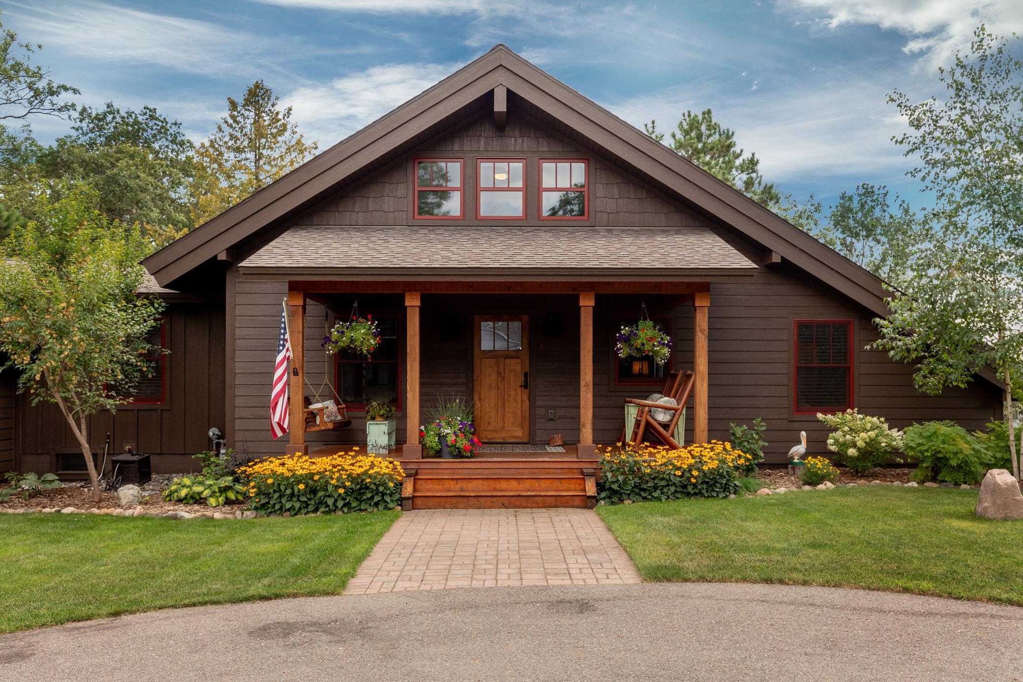 1985 single family home for sale at 29790 Lakeshore Drive in Pequot Lakes, MN — 4 bed, 3 bath (photo 2 of 47)
