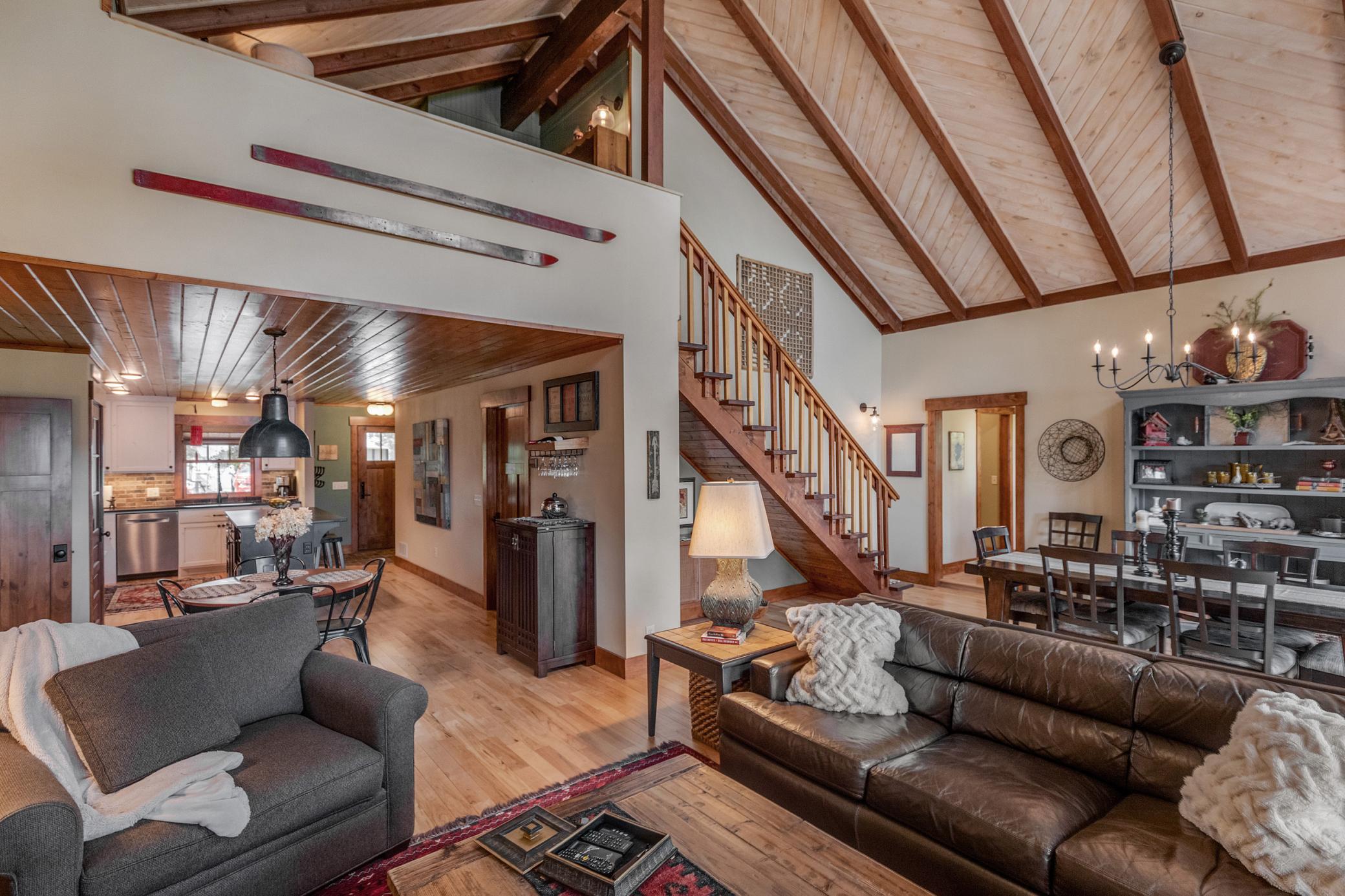 1985 single family home for sale at 29790 Lakeshore Drive in Pequot Lakes, MN — 4 bed, 3 bath (photo 12 of 47)