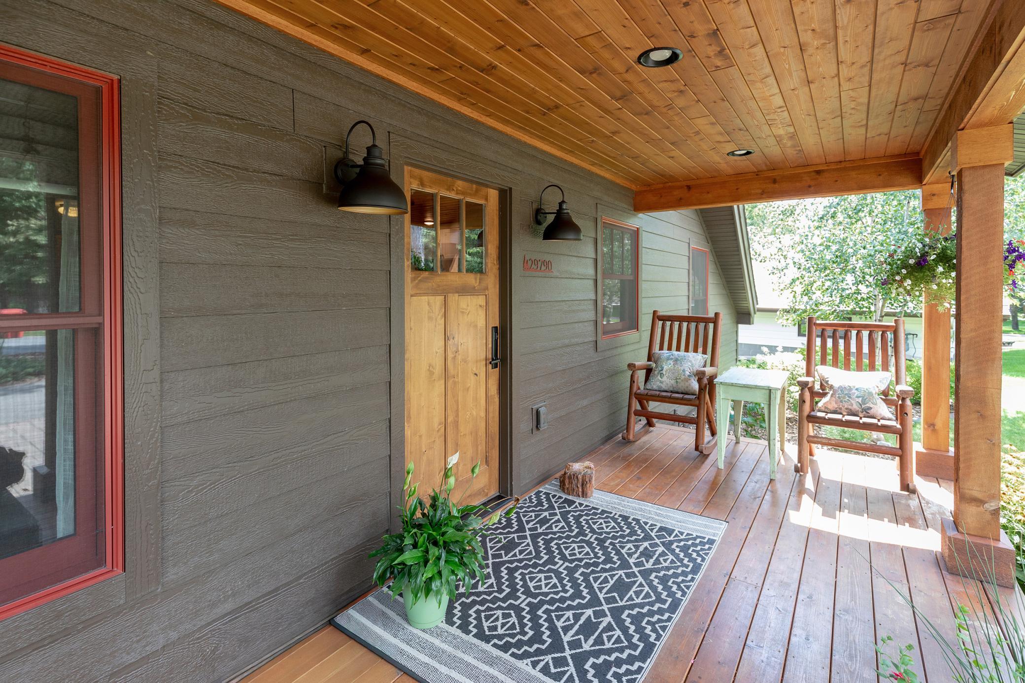 1985 single family home for sale at 29790 Lakeshore Drive in Pequot Lakes, MN — 4 bed, 3 bath (photo 5 of 47)