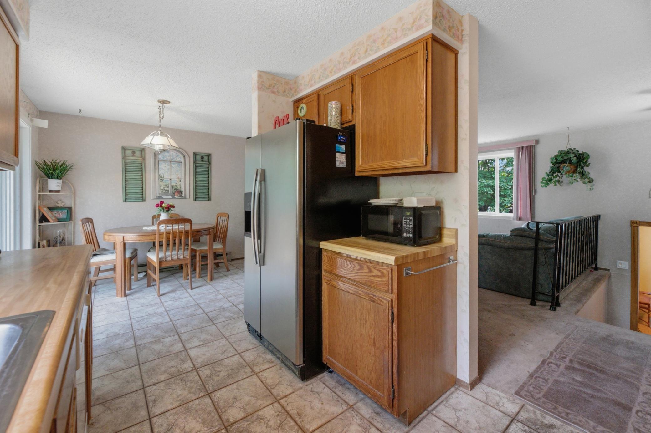 1984 single family home for sale at 3050 21st Street S in Fargo, ND — 4 bed, 2 bath (photo 13 of 34)