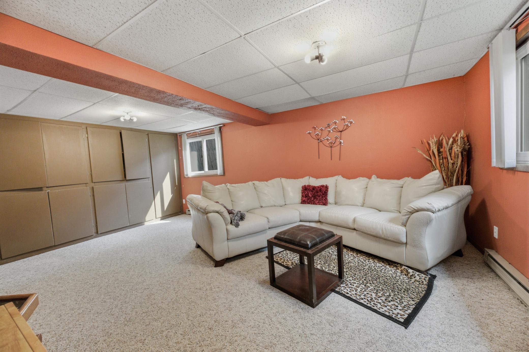 1984 single family home for sale at 3050 21st Street S in Fargo, ND — 4 bed, 2 bath (photo 23 of 34)