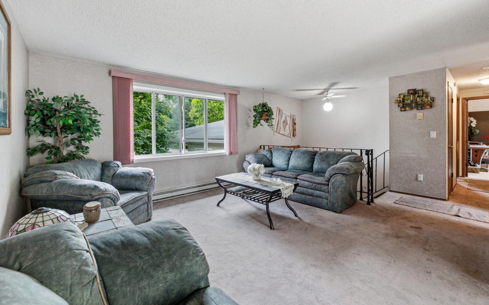 1984 single family home for sale at 3050 21st Street S in Fargo, ND — 4 bed, 2 bath (photo 8 of 34)