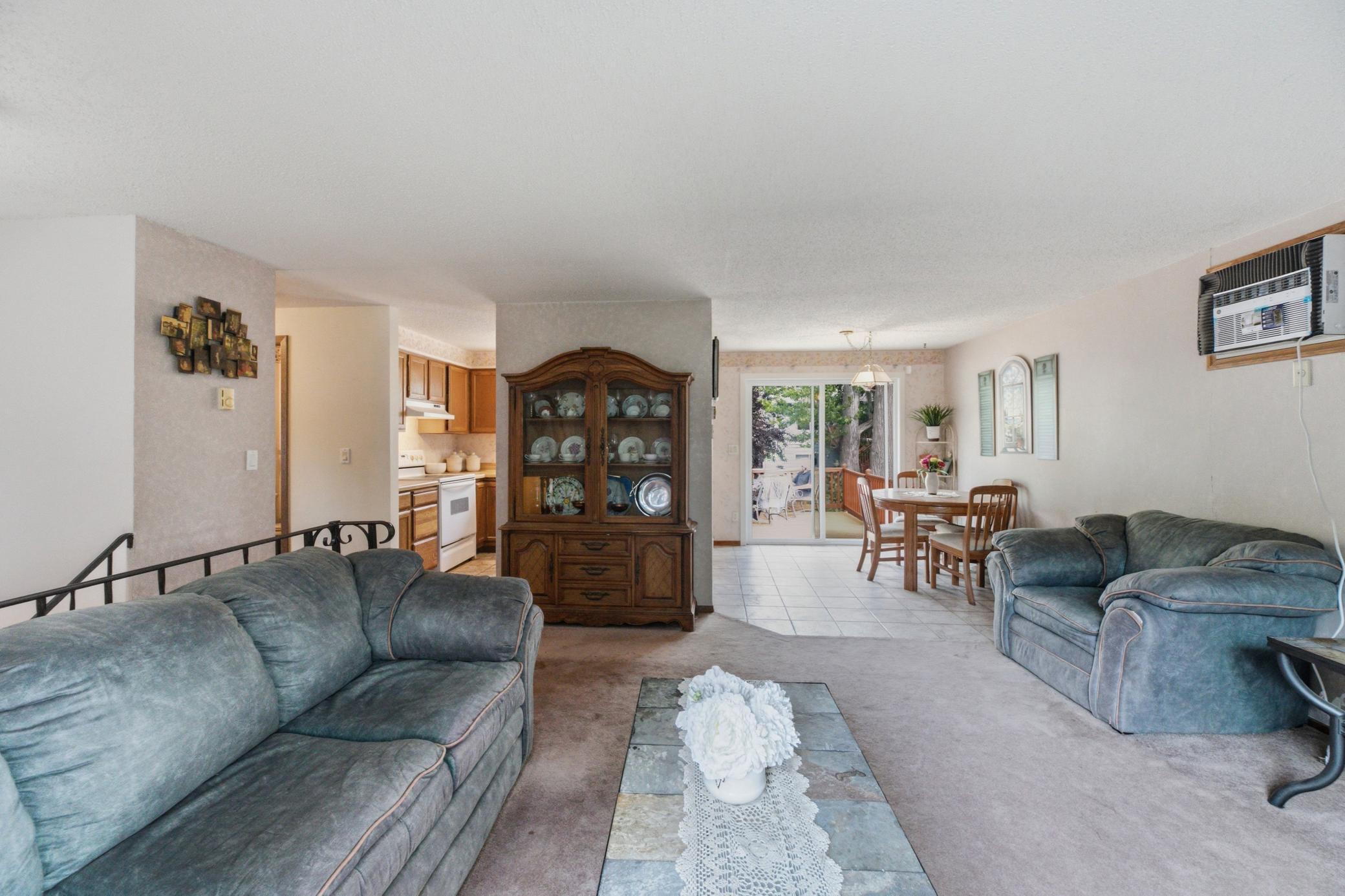 1984 single family home for sale at 3050 21st Street S in Fargo, ND — 4 bed, 2 bath (photo 10 of 34)