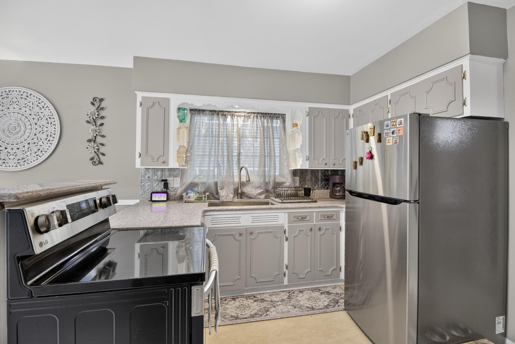 1956 single family home for sale at 716 E Mount Faith Avenue in Fergus Falls, MN — 4 bed, 3 bath (photo 11 of 48)