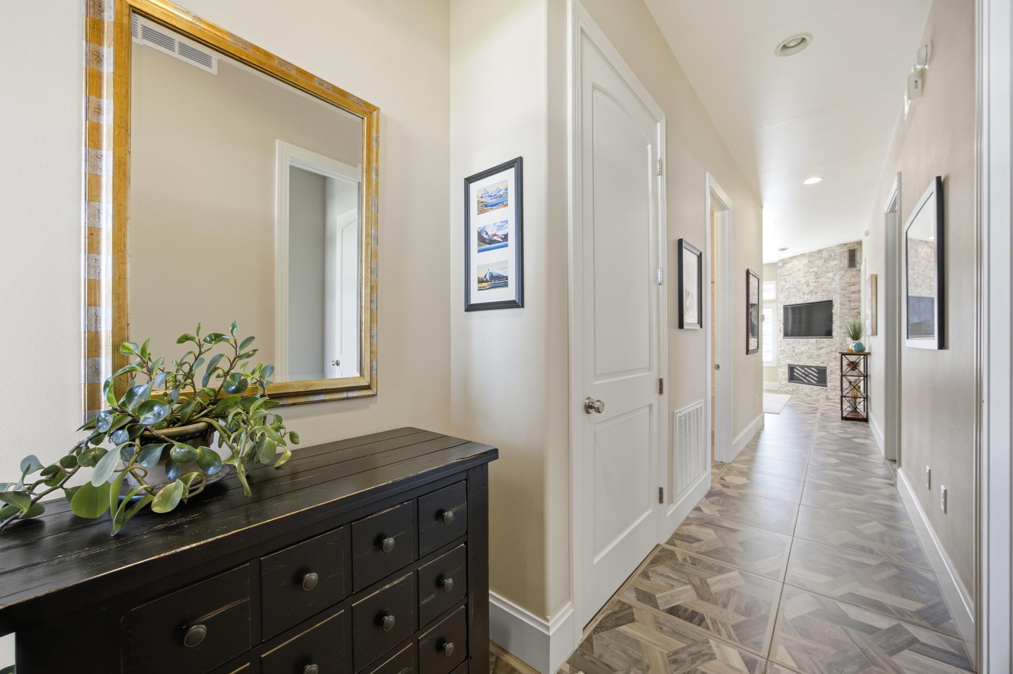 2018 single family home for sale at 7032 26th Street S in Fargo, ND — 3 bed, 2 bath (photo 4 of 46)