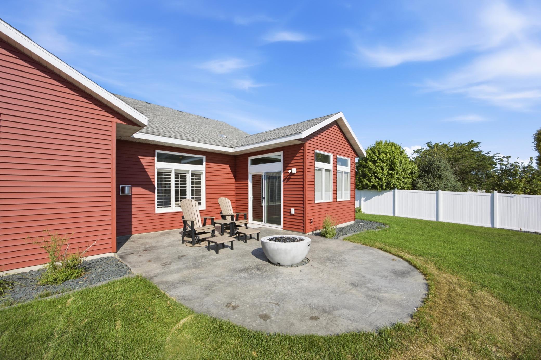 2018 single family home for sale at 7032 26th Street S in Fargo, ND — 3 bed, 2 bath (photo 34 of 46)