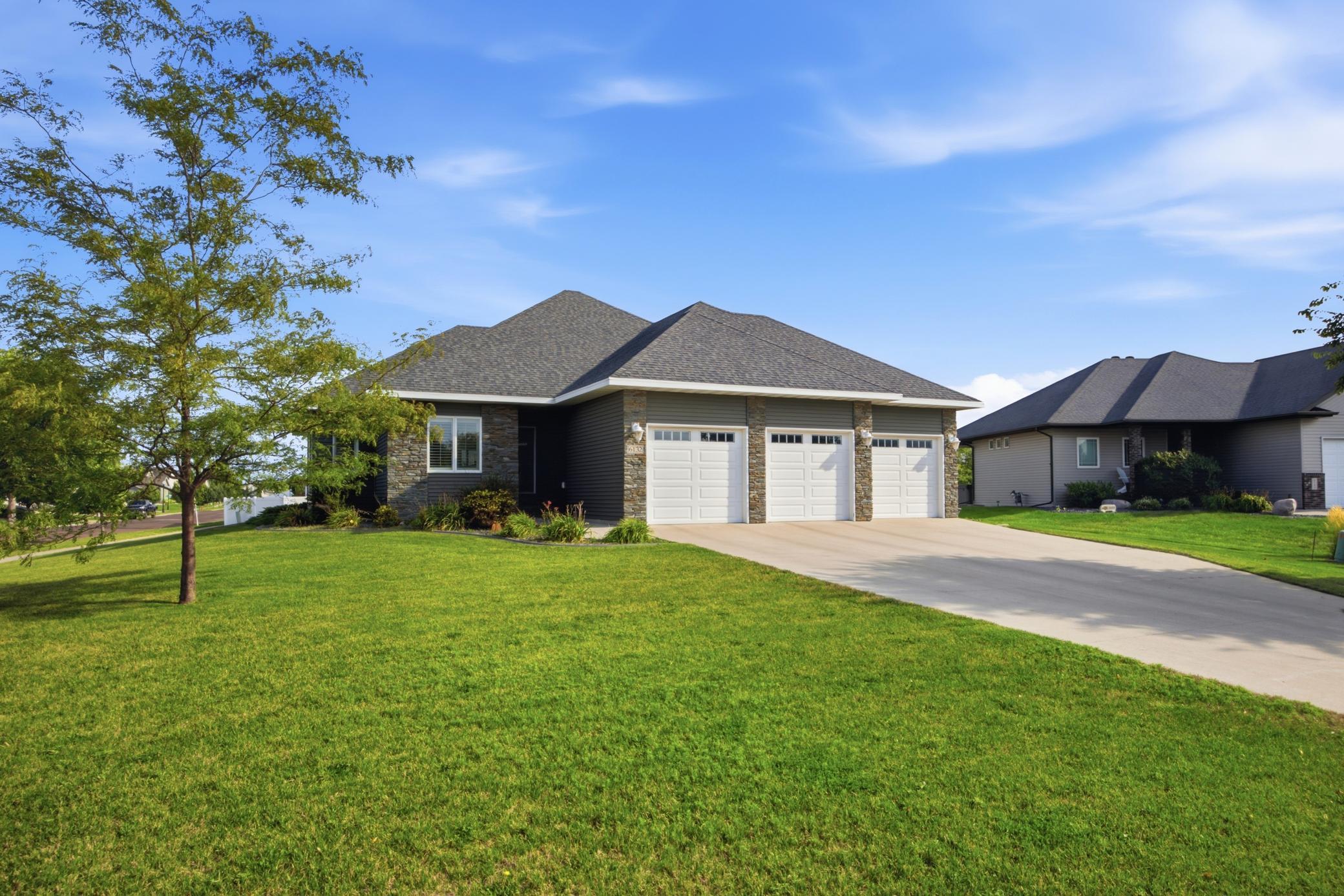 2013 single family home for sale at 6132 14th Street S in Fargo, ND — 6 bed, 3 bath (photo 2 of 66)
