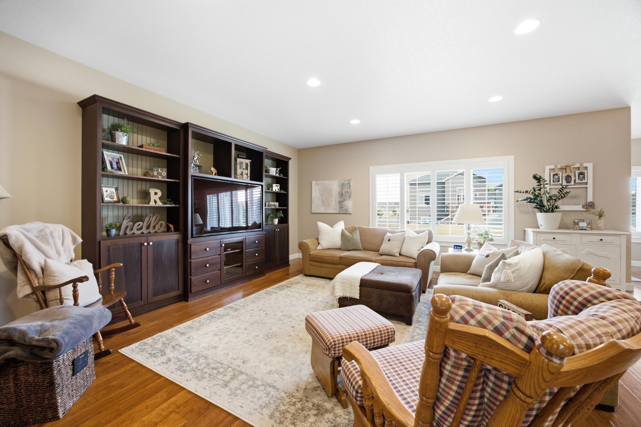 2013 single family home for sale at 6132 14th Street S in Fargo, ND — 6 bed, 3 bath (photo 13 of 66)