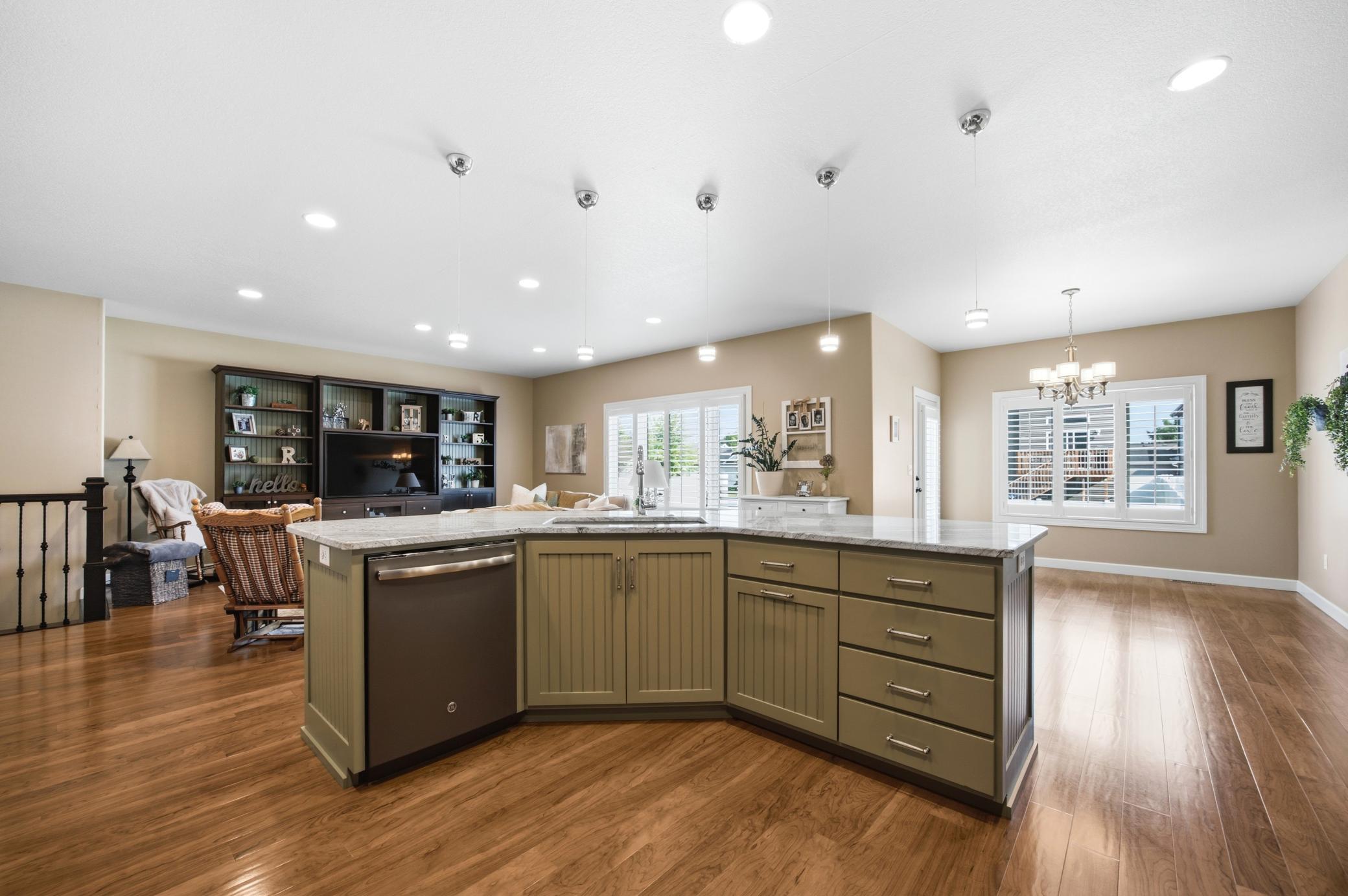 2013 single family home for sale at 6132 14th Street S in Fargo, ND — 6 bed, 3 bath (photo 21 of 66)