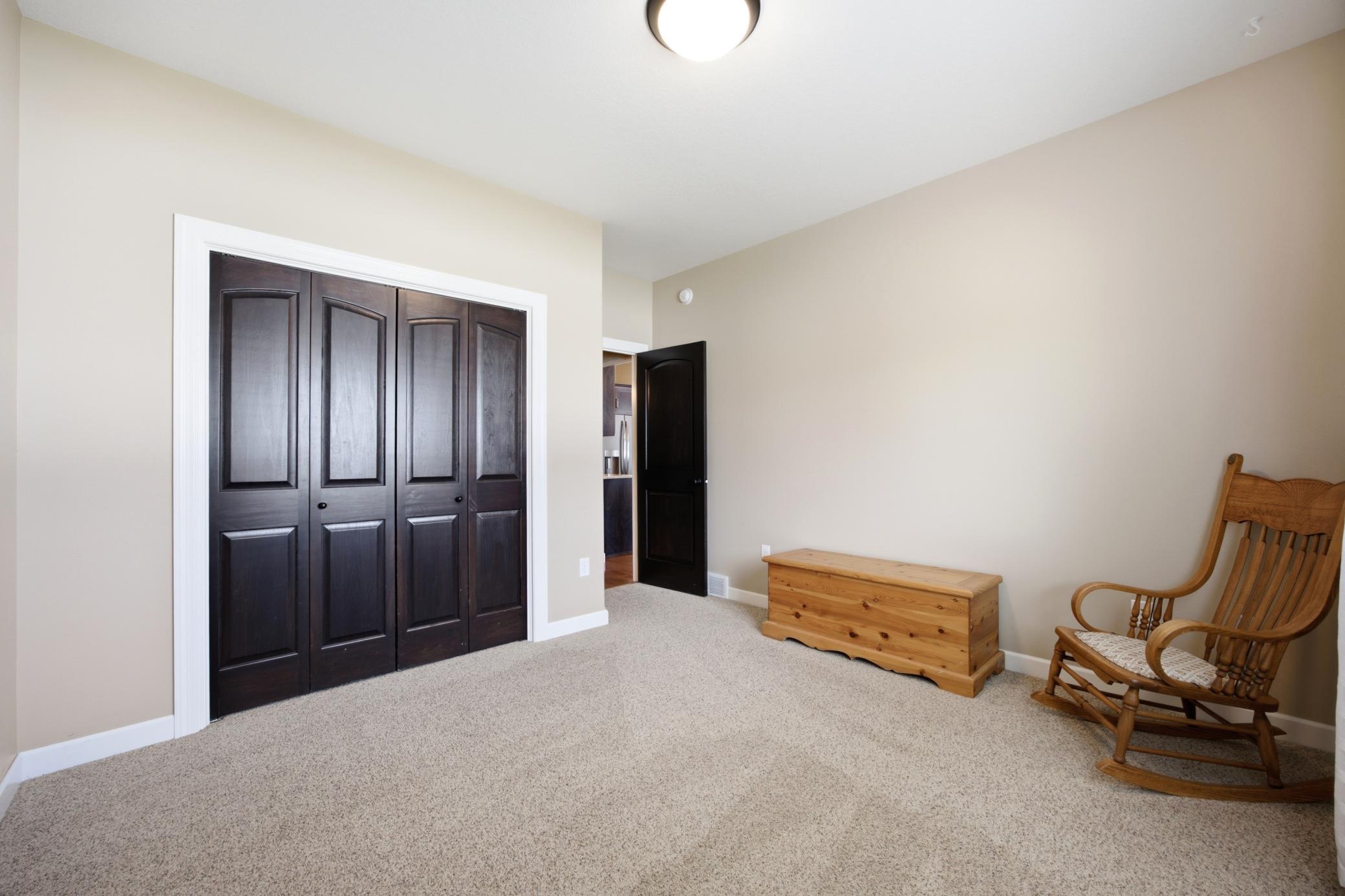 2013 single family home for sale at 6132 14th Street S in Fargo, ND — 6 bed, 3 bath (photo 5 of 35)