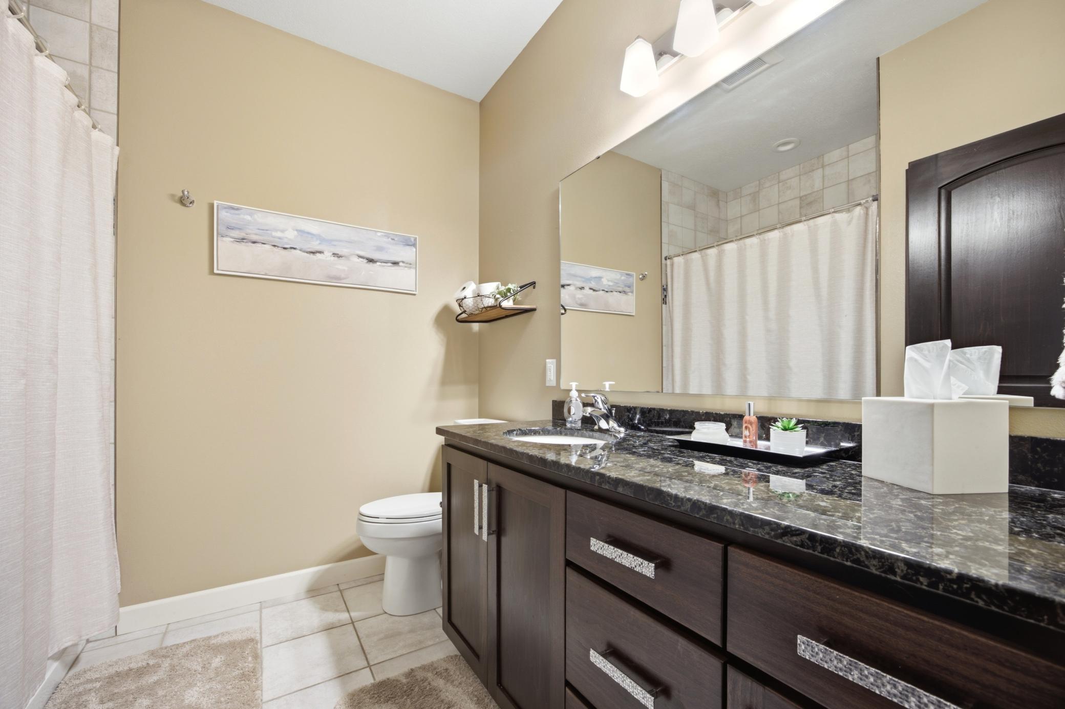 2013 single family home for sale at 6132 14th Street S in Fargo, ND — 6 bed, 3 bath (photo 8 of 35)