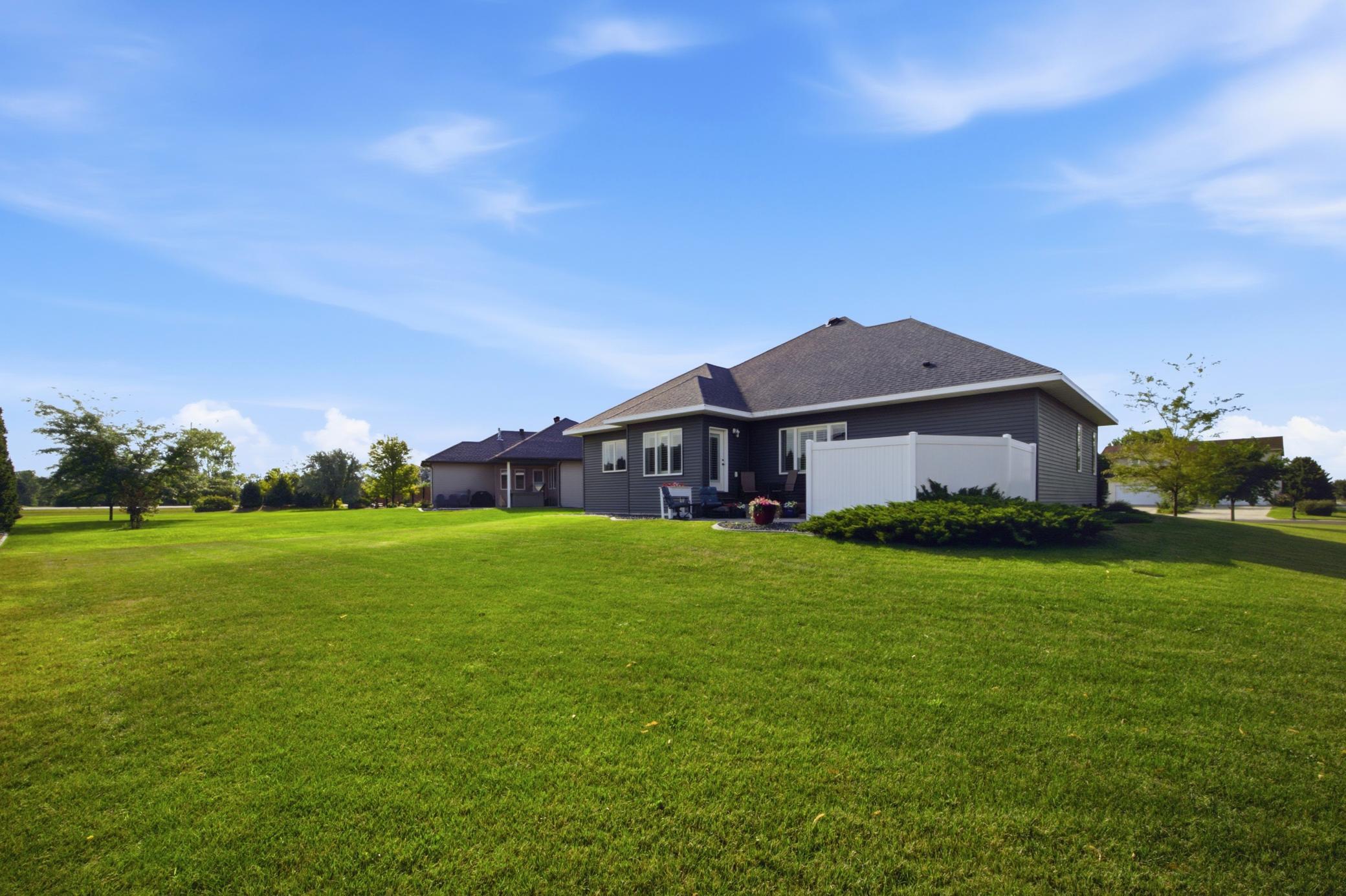 2013 single family home for sale at 6132 14th Street S in Fargo, ND — 6 bed, 3 bath (photo 5 of 66)