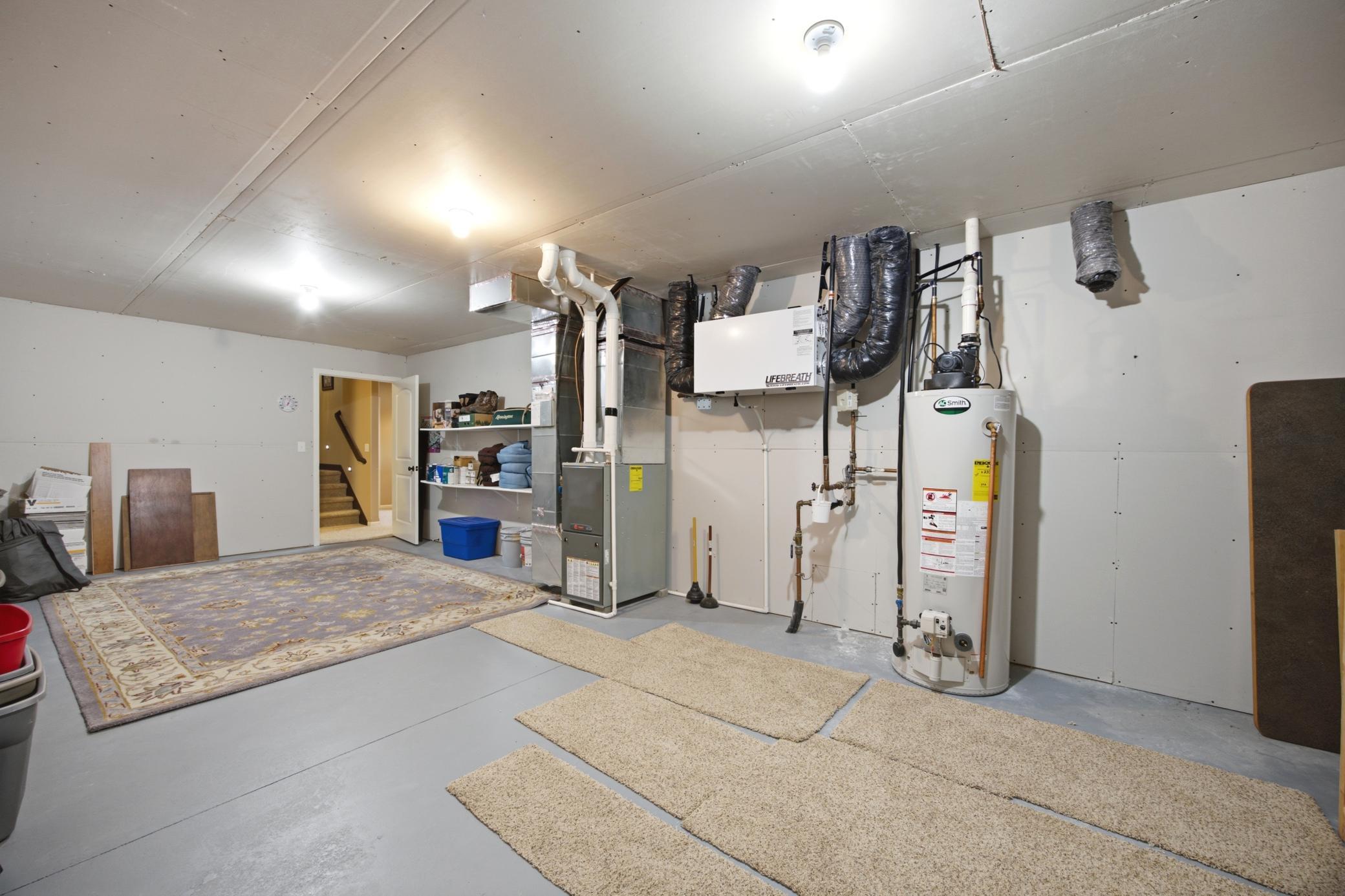 2013 single family home for sale at 6132 14th Street S in Fargo, ND — 6 bed, 3 bath (photo 24 of 35)