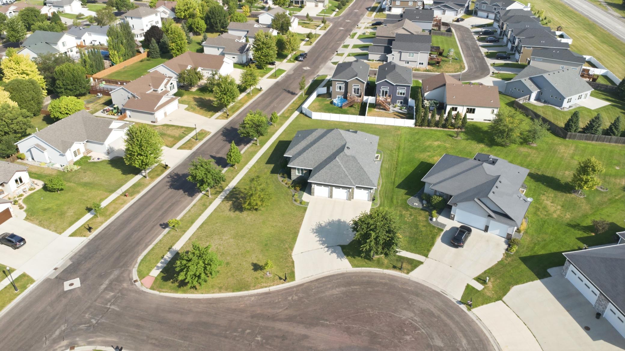 2013 single family home for sale at 6132 14th Street S in Fargo, ND — 6 bed, 3 bath (photo 29 of 35)