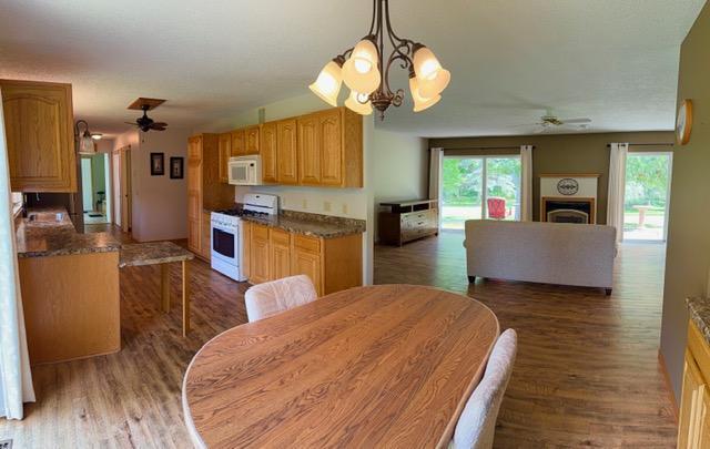 1994 single family home for sale at 1329 Isleview Road in Grand Rapids, MN — 3 bed, 2 bath (photo 13 of 43)