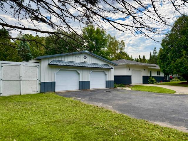 1994 single family home for sale at 1329 Isleview Road in Grand Rapids, MN — 3 bed, 2 bath (photo 3 of 43)