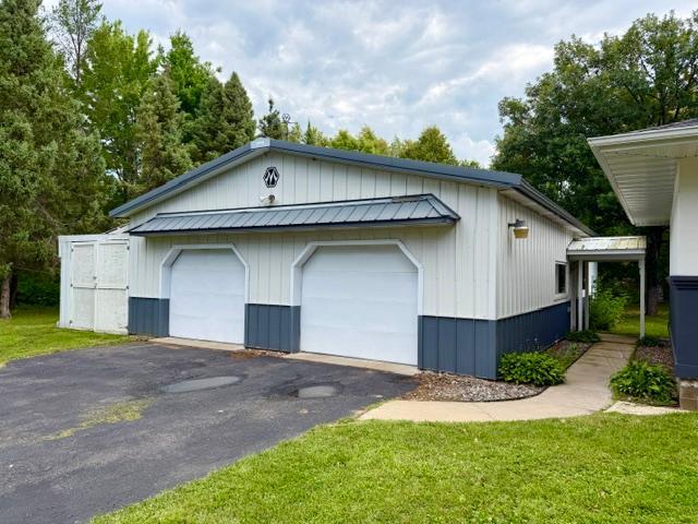 1994 single family home for sale at 1329 Isleview Road in Grand Rapids, MN — 3 bed, 2 bath (photo 7 of 43)