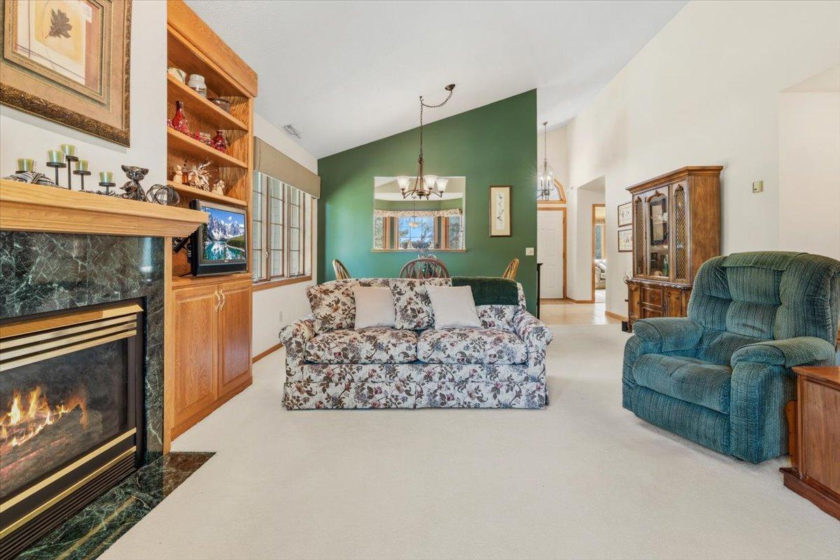 1993 twin home for sale at 2210 Brookwood Court in Fergus Falls, MN — 2 bed, 2 bath (photo 11 of 27)