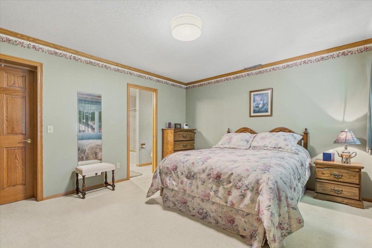 1993 twin home for sale at 2210 Brookwood Court in Fergus Falls, MN — 2 bed, 2 bath (photo 14 of 27)