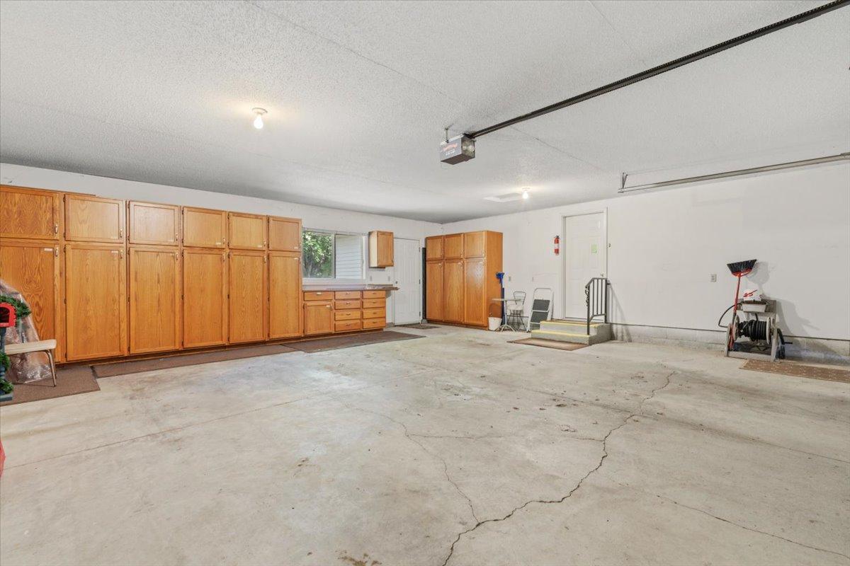 1993 twin home for sale at 2210 Brookwood Court in Fergus Falls, MN — 2 bed, 2 bath (photo 24 of 27)