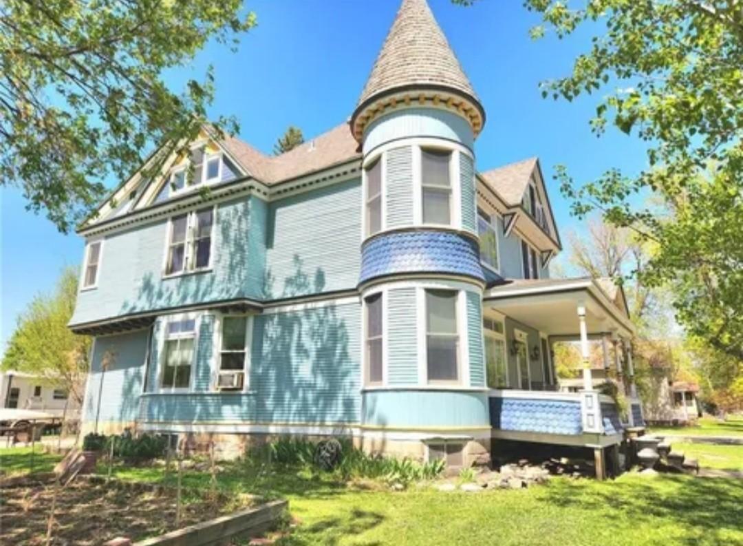 1898 single family home for sale at 21 3rd Street E, Unit 1960 in Ada, MN — 4 bed, 4 bath (photo 2 of 48)