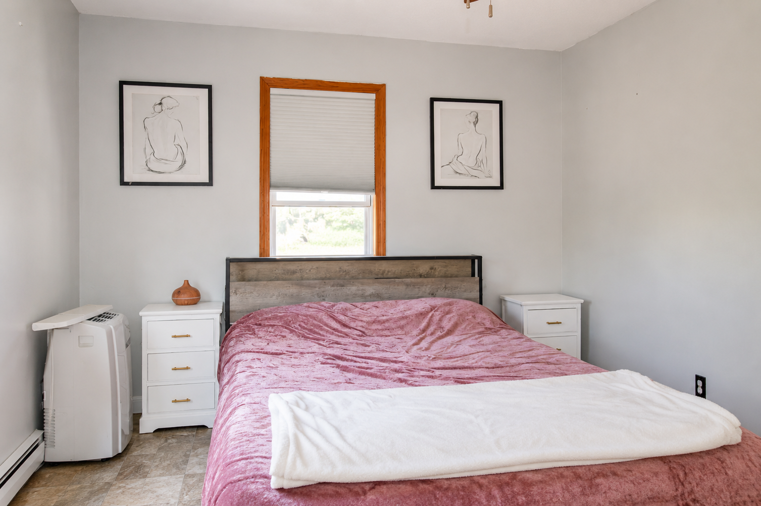 1971 twin home for sale at 731 27th Street N in Fargo, ND — 2 bed, 1 bath (photo 12 of 27)