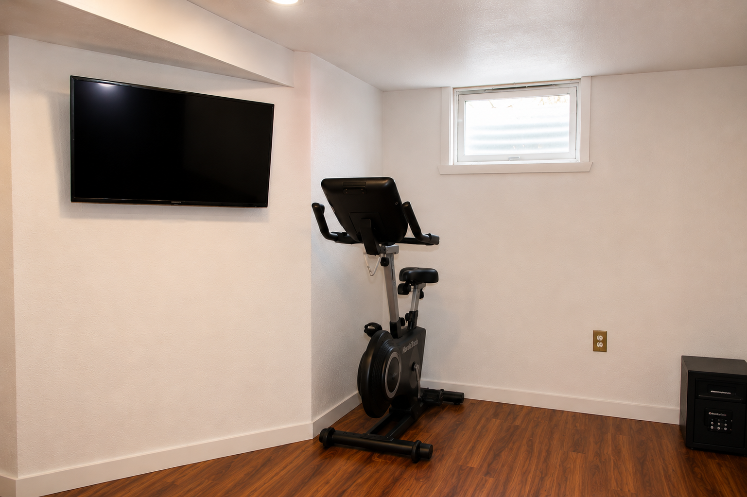 1971 twin home for sale at 731 27th Street N in Fargo, ND — 2 bed, 1 bath (photo 21 of 27)