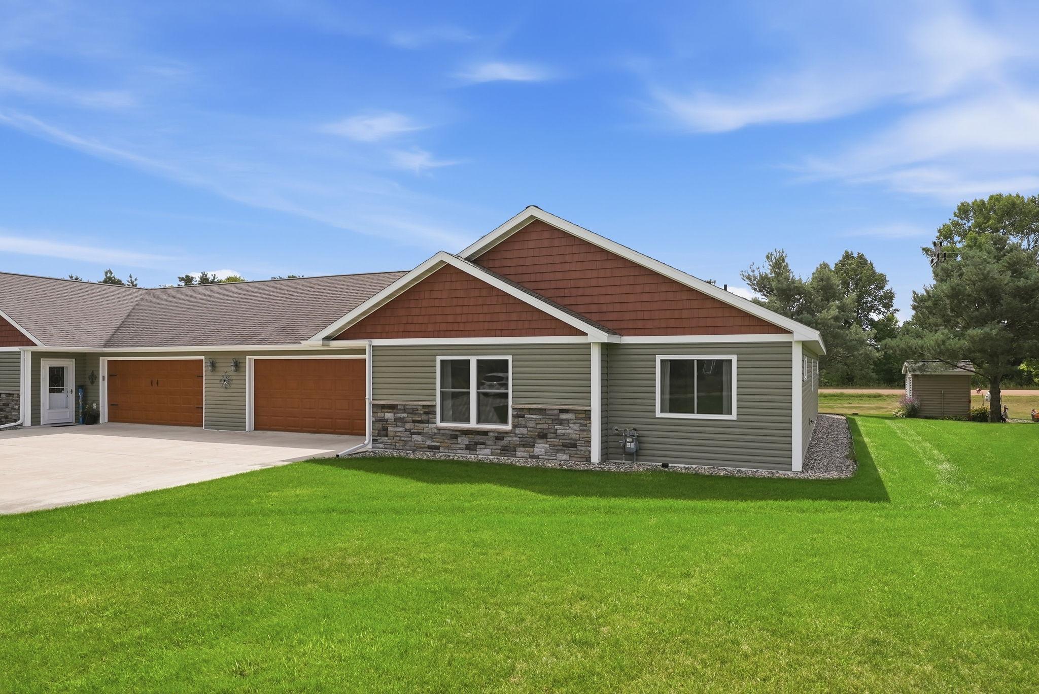 2017 townhouse for sale at 357 Old Glory Drive NE in Alexandria, MN — 2 bed, 3 bath (photo 2 of 33)