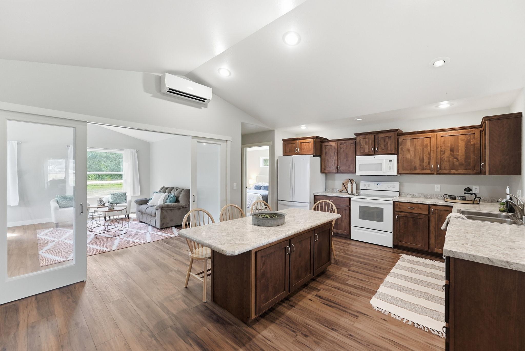 2017 townhouse for sale at 357 Old Glory Drive NE in Alexandria, MN — 2 bed, 3 bath (photo 12 of 33)
